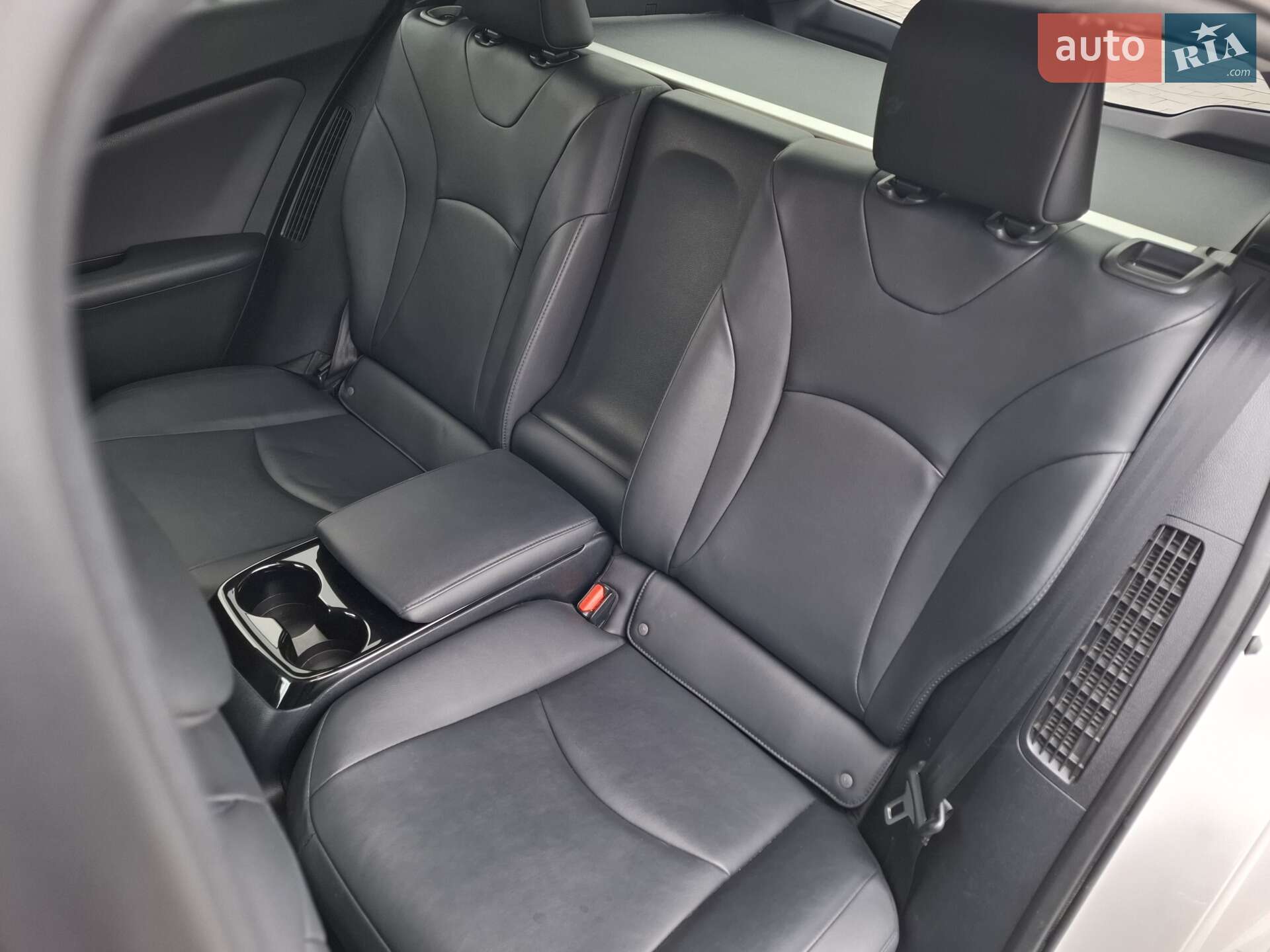Toyota Prius 2019 VIN JTDKARFP0K3110336 фото оголошення 13 з 27