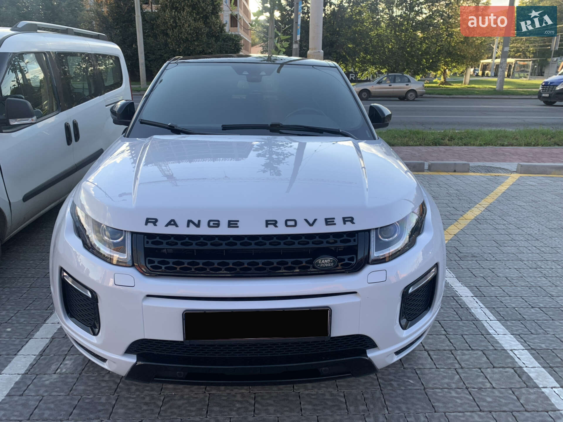 Land Rover Range Rover Evoque 2018 VIN SALVR2RX9JH323255 фото оголошення 3 з 5