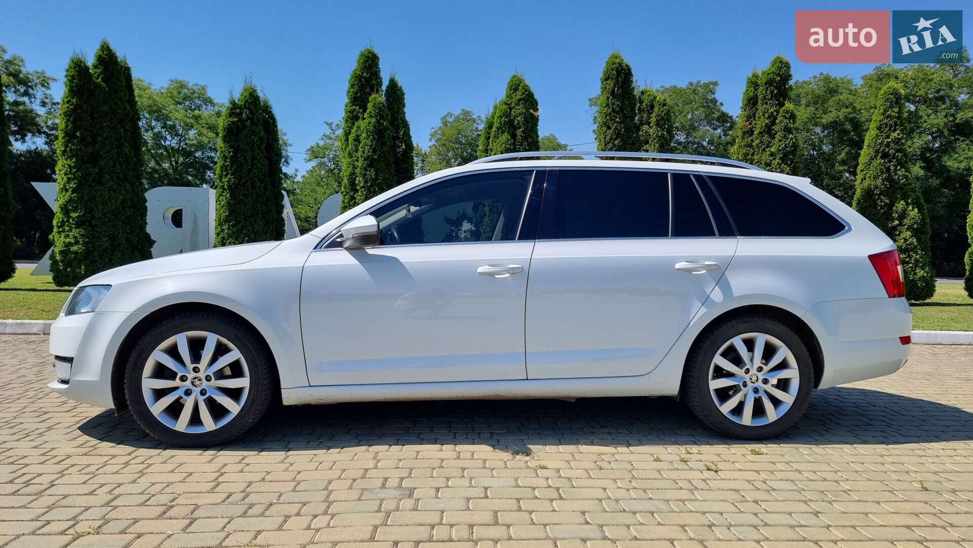 Skoda Octavia 2016 VIN TMBJG9NE0G0190496 фото оголошення 3 з 28