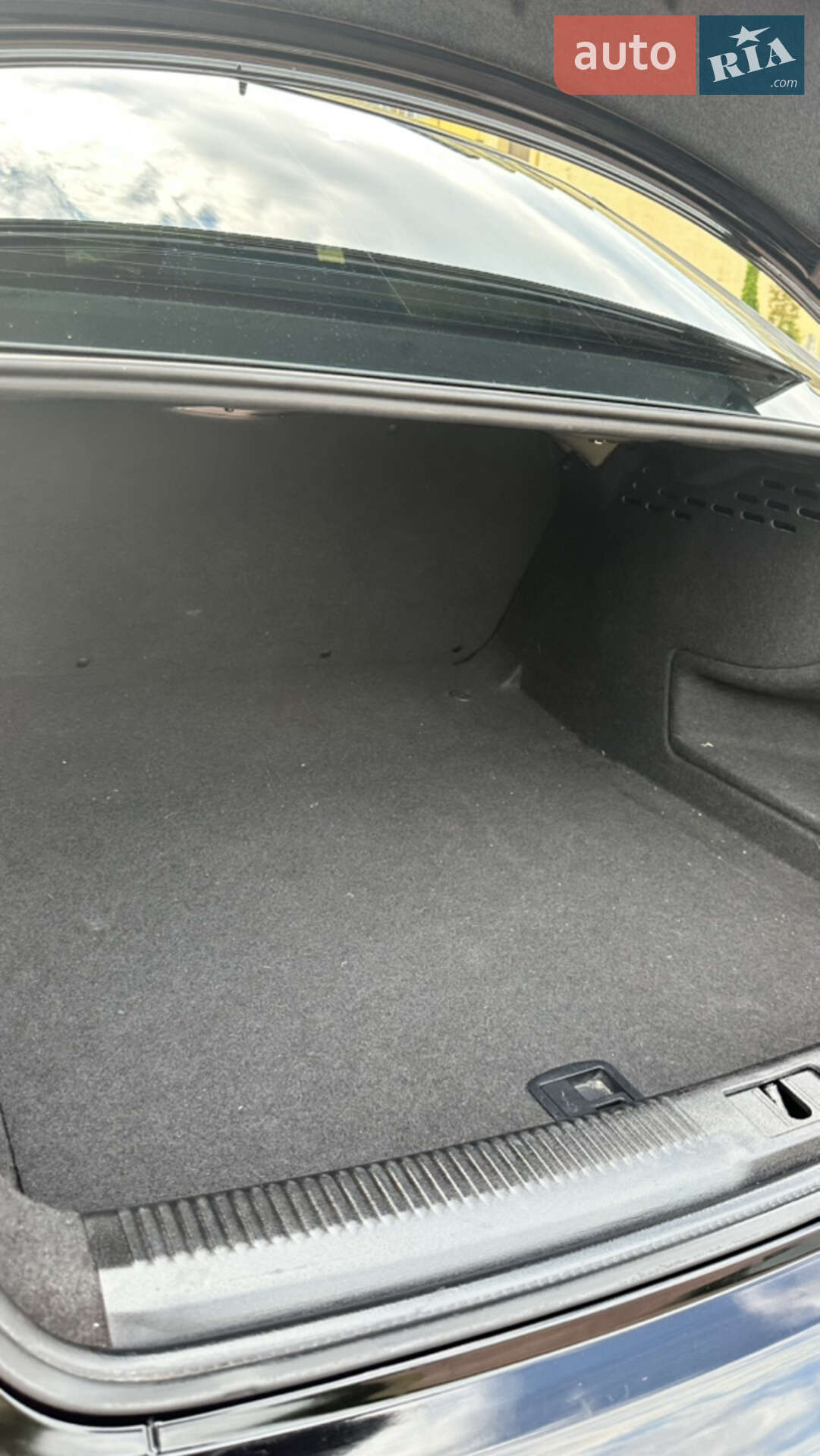 Audi A4 2013 VIN WAUAFAFL3EA074022 фото оголошення 15 з 24