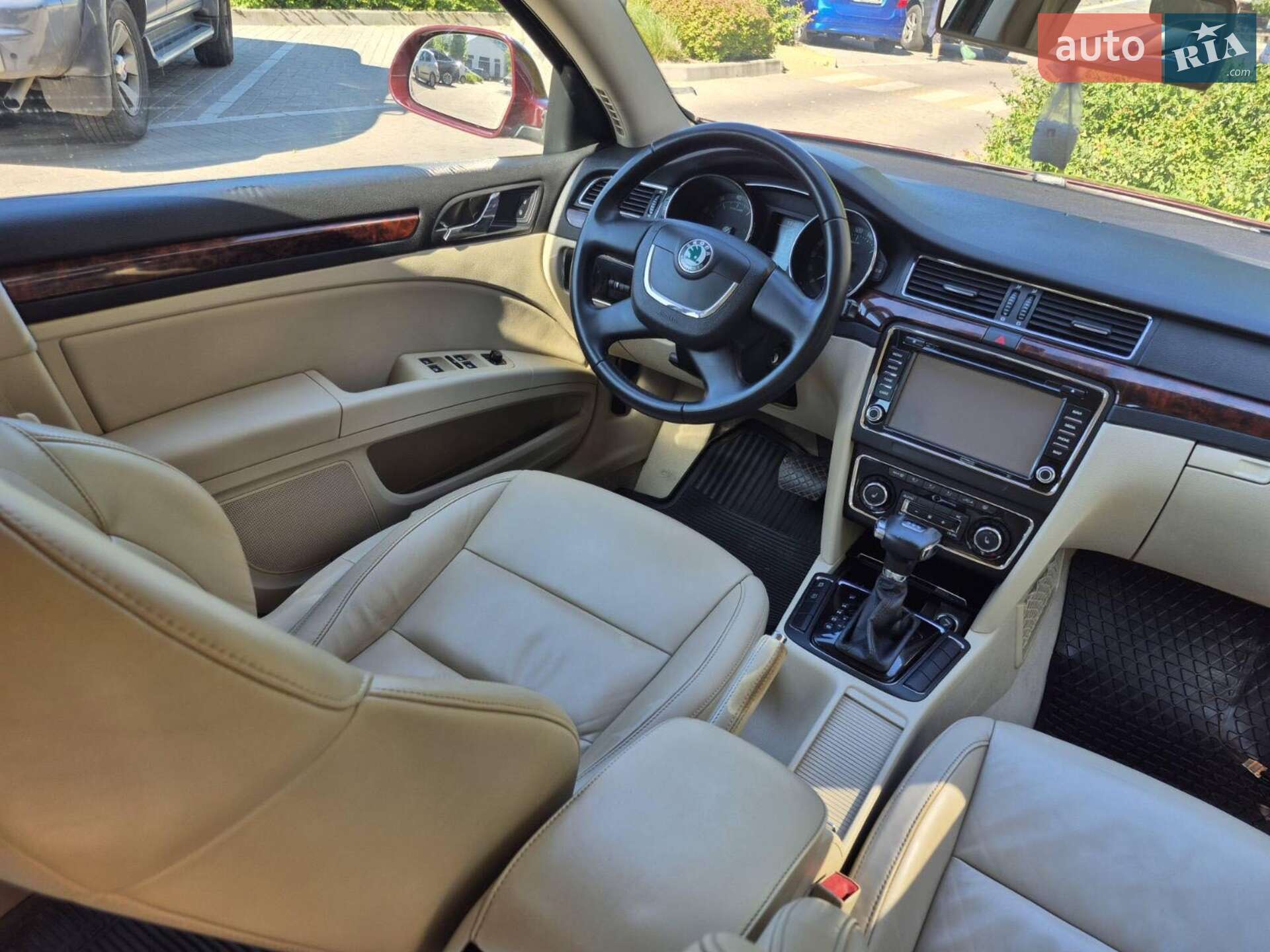 Skoda Superb 2010 VIN TMBAB43T5BB300295 фото оголошення 4 з 11