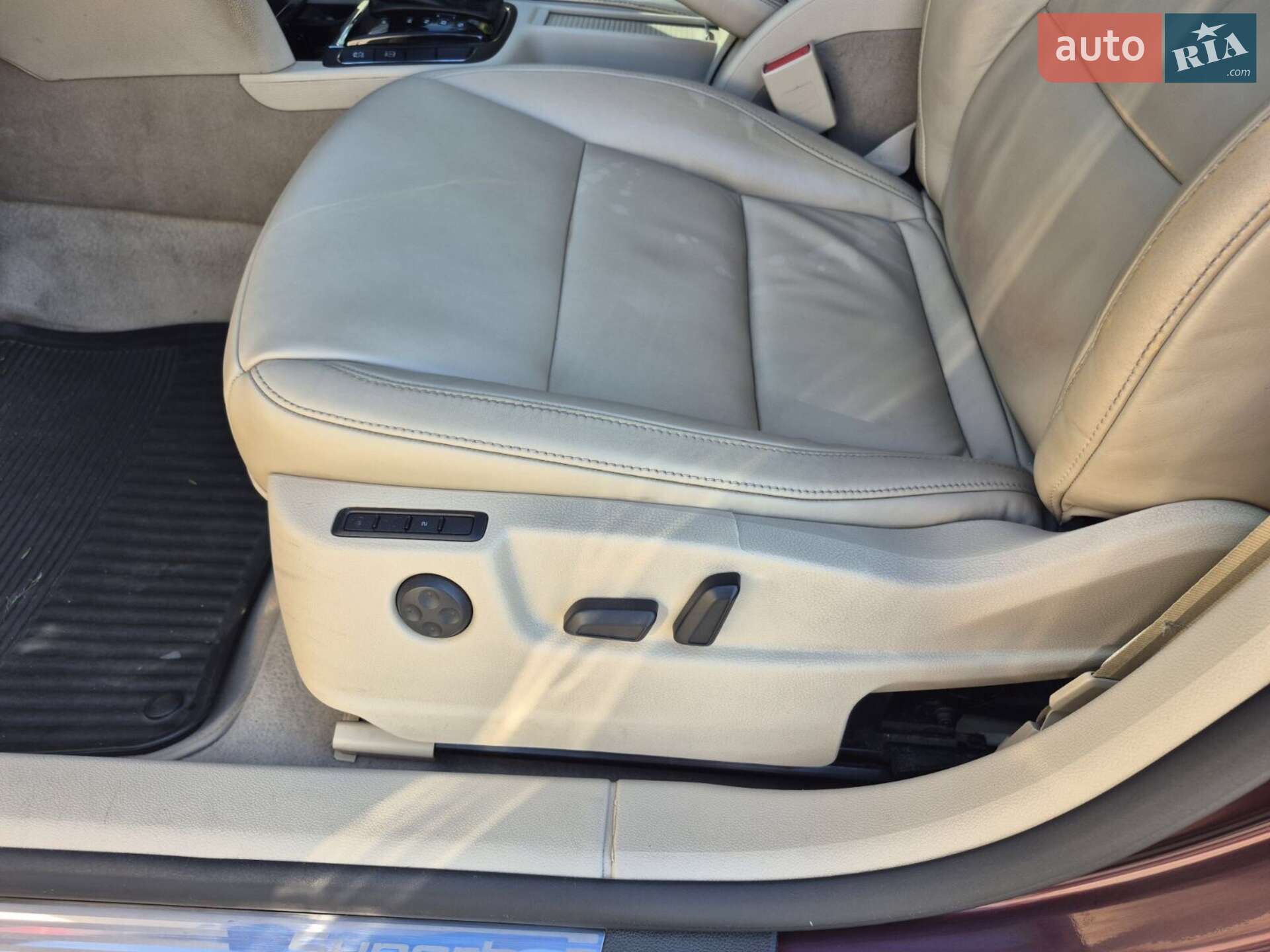 Skoda Superb 2010 VIN TMBAB43T5BB300295 фото оголошення 5 з 11
