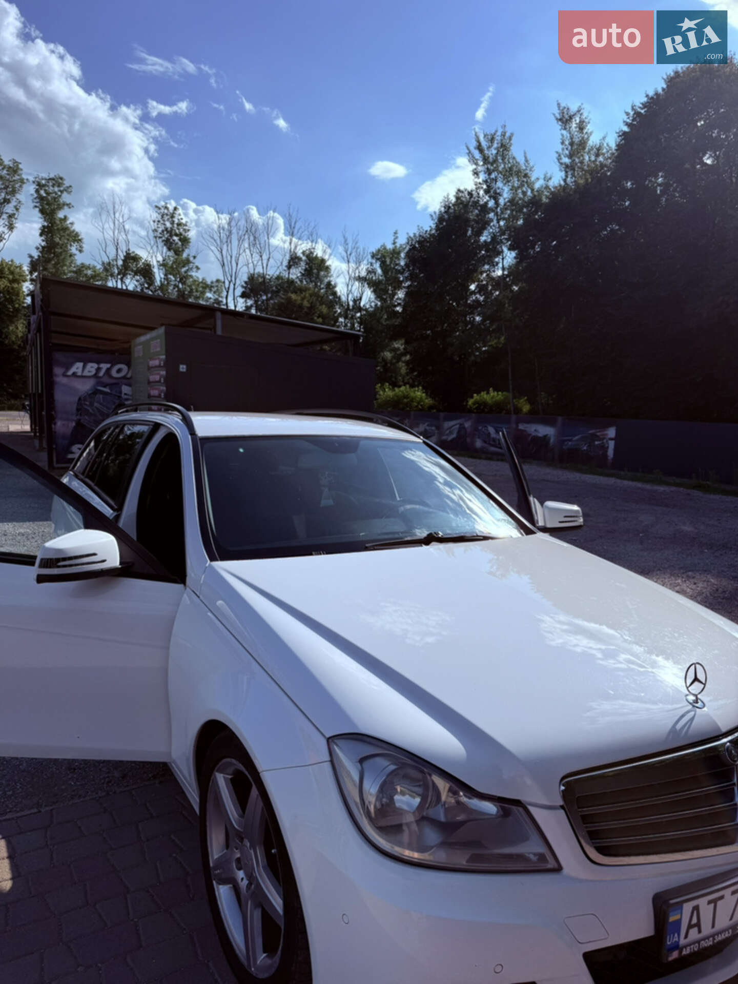 Mercedes-Benz C-Class 2013 VIN WDD2042021G076025 фото оголошення 2 з 18