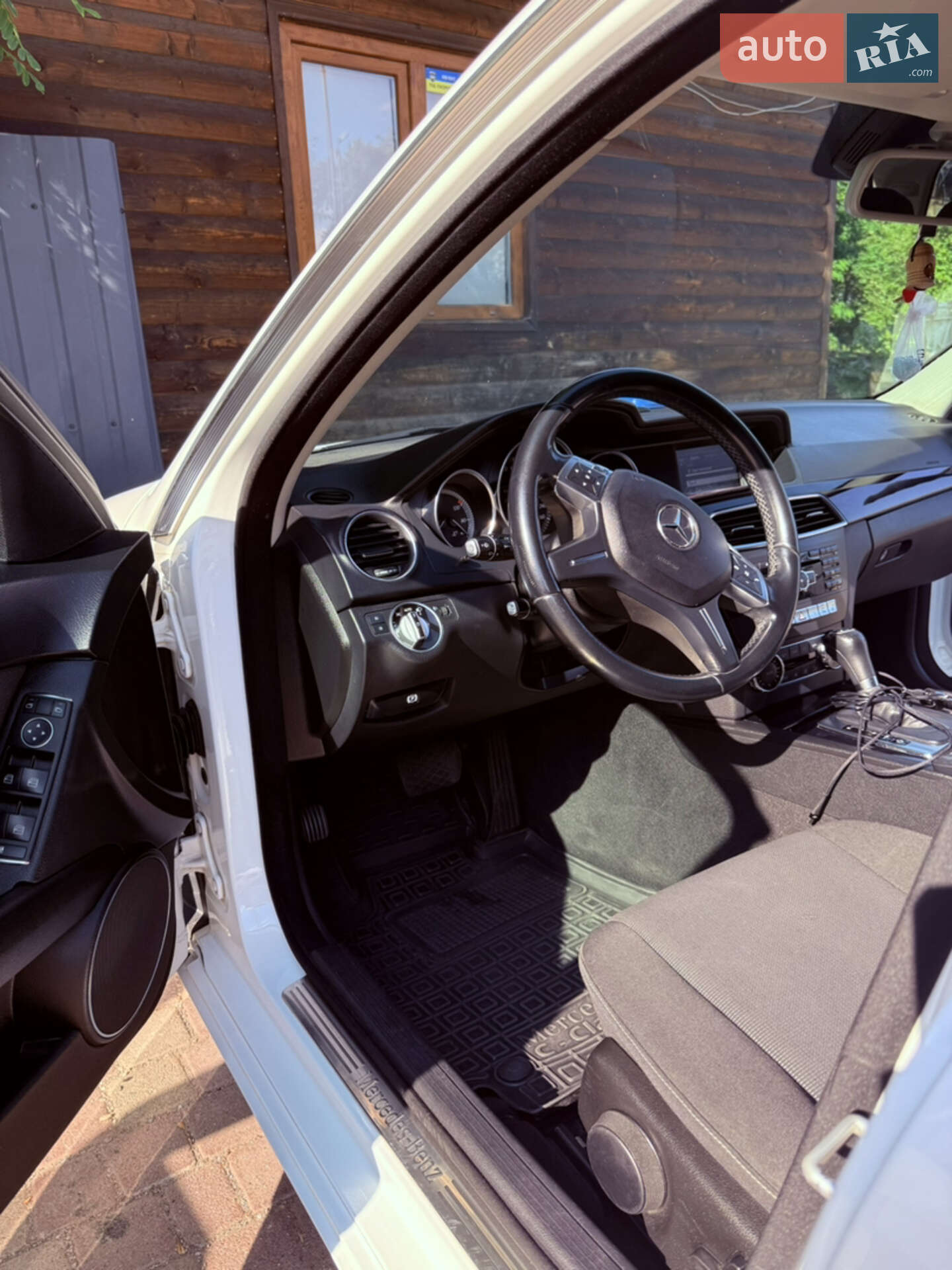 Mercedes-Benz C-Class 2013 VIN WDD2042021G076025 фото оголошення 6 з 18