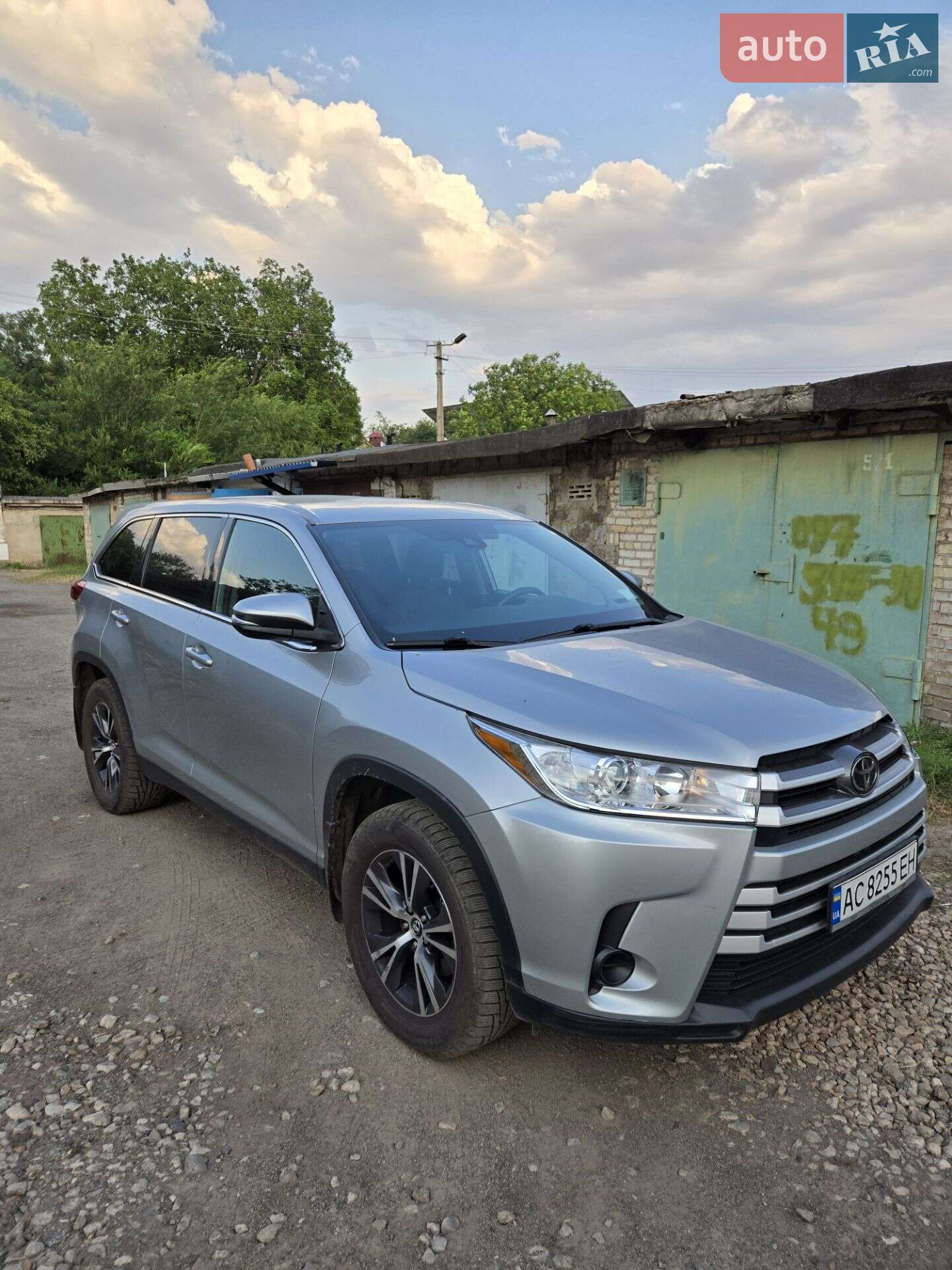 Toyota Highlander 2018 VIN 5TDBZRFH5KS946708 фото оголошення 7 з 14