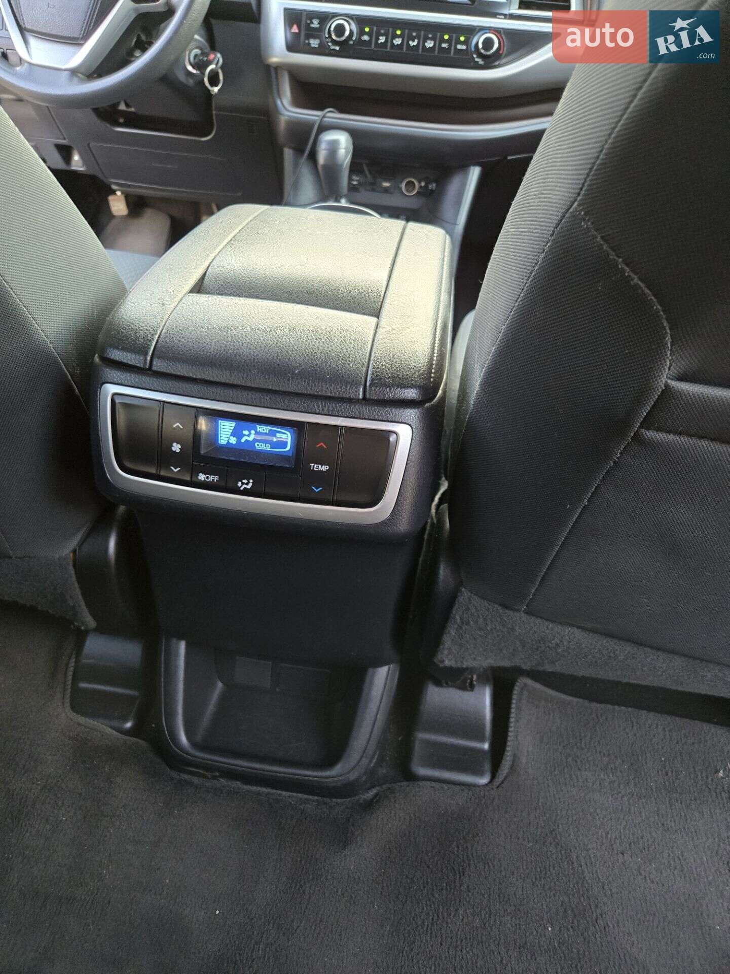 Toyota Highlander 2018 VIN 5TDBZRFH5KS946708 фото оголошення 8 з 14
