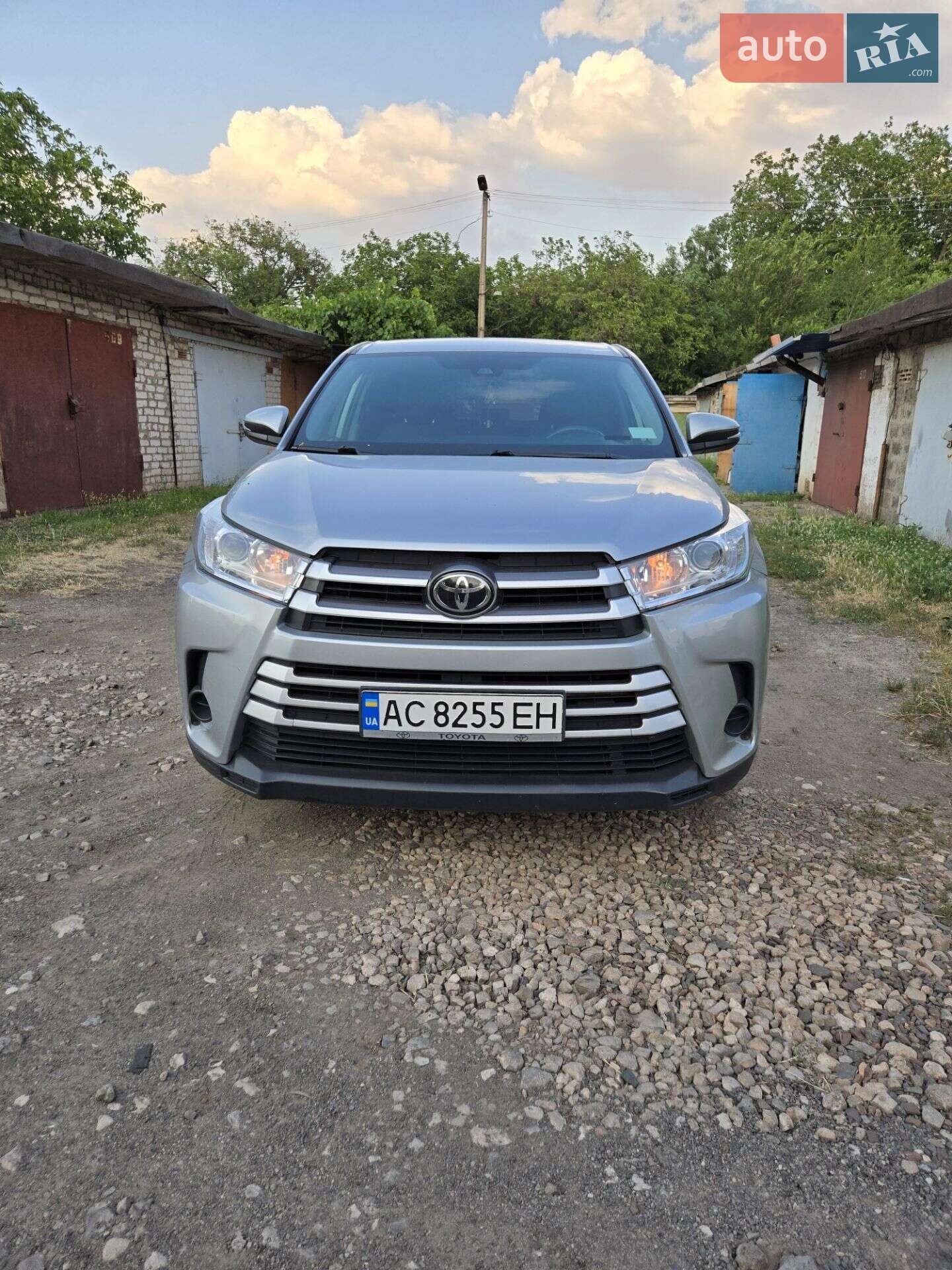 Toyota Highlander 2018 VIN 5TDBZRFH5KS946708 фото оголошення 10 з 14