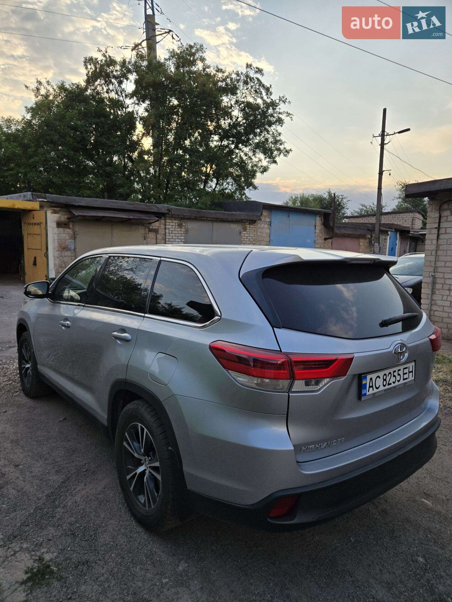 Toyota Highlander 2018 VIN 5TDBZRFH5KS946708 фото оголошення 11 з 14