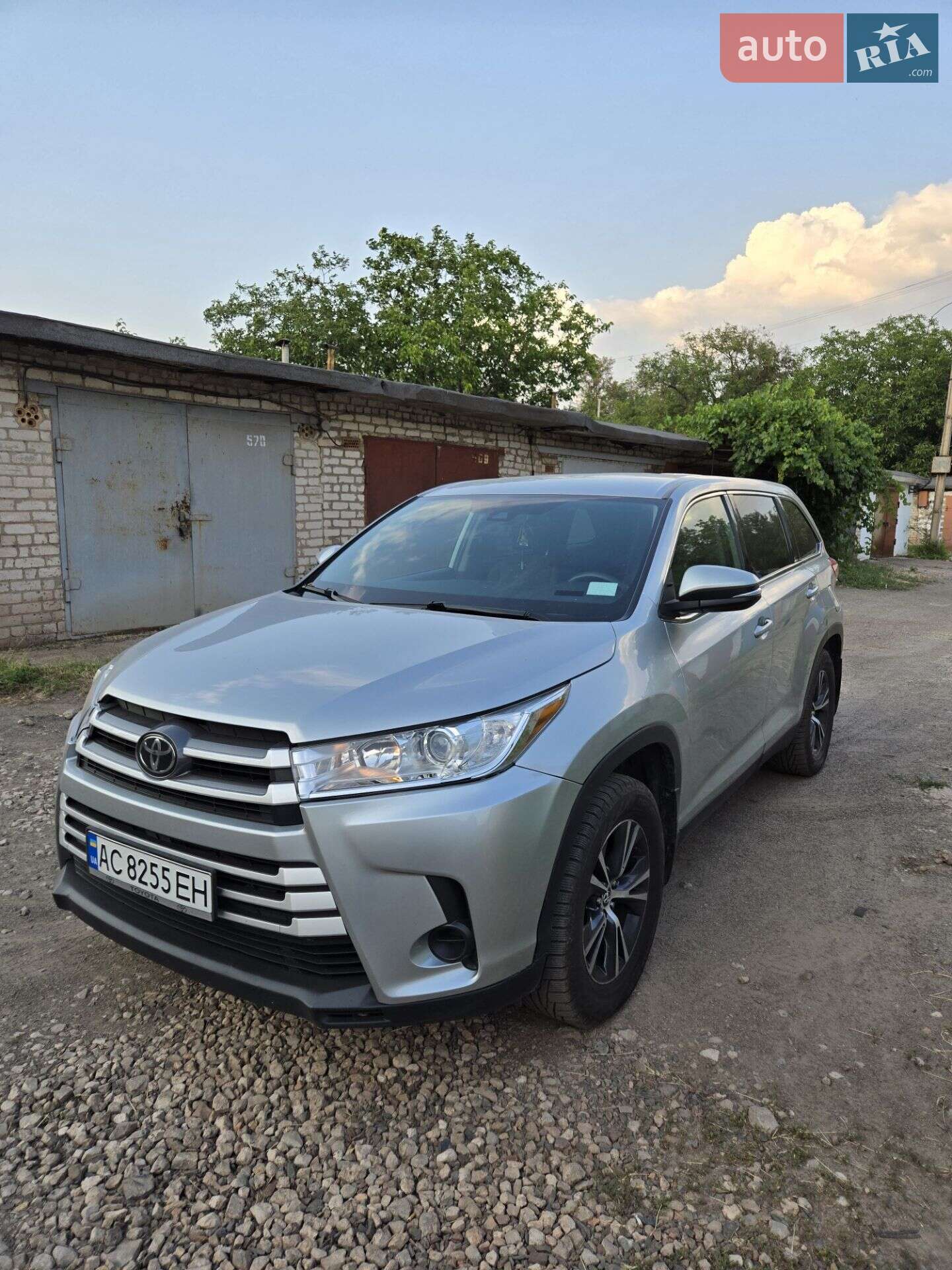 Toyota Highlander 2018 VIN 5TDBZRFH5KS946708 фото оголошення 13 з 14