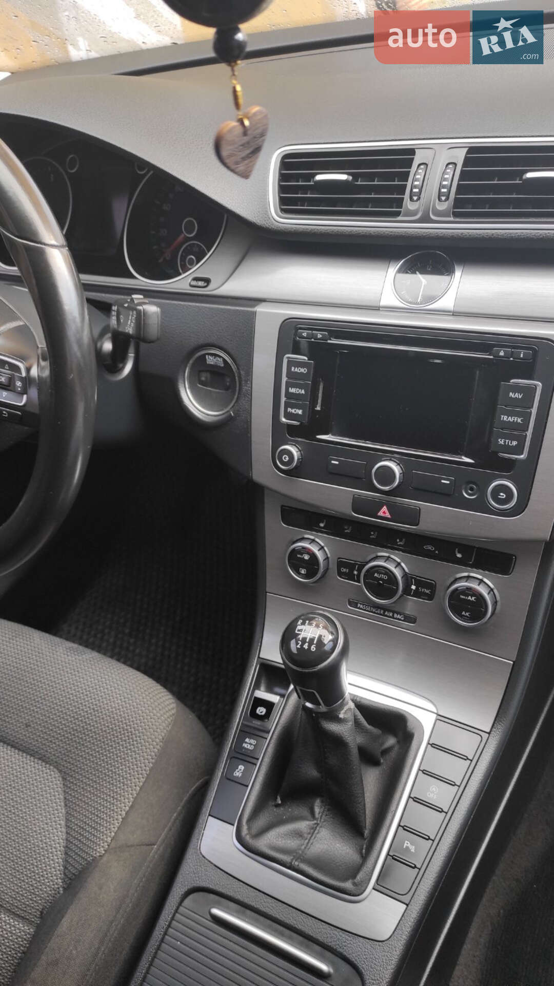 Volkswagen Passat 2013 VIN WVWZZZ3CZEE015596 фото оголошення 9 з 16