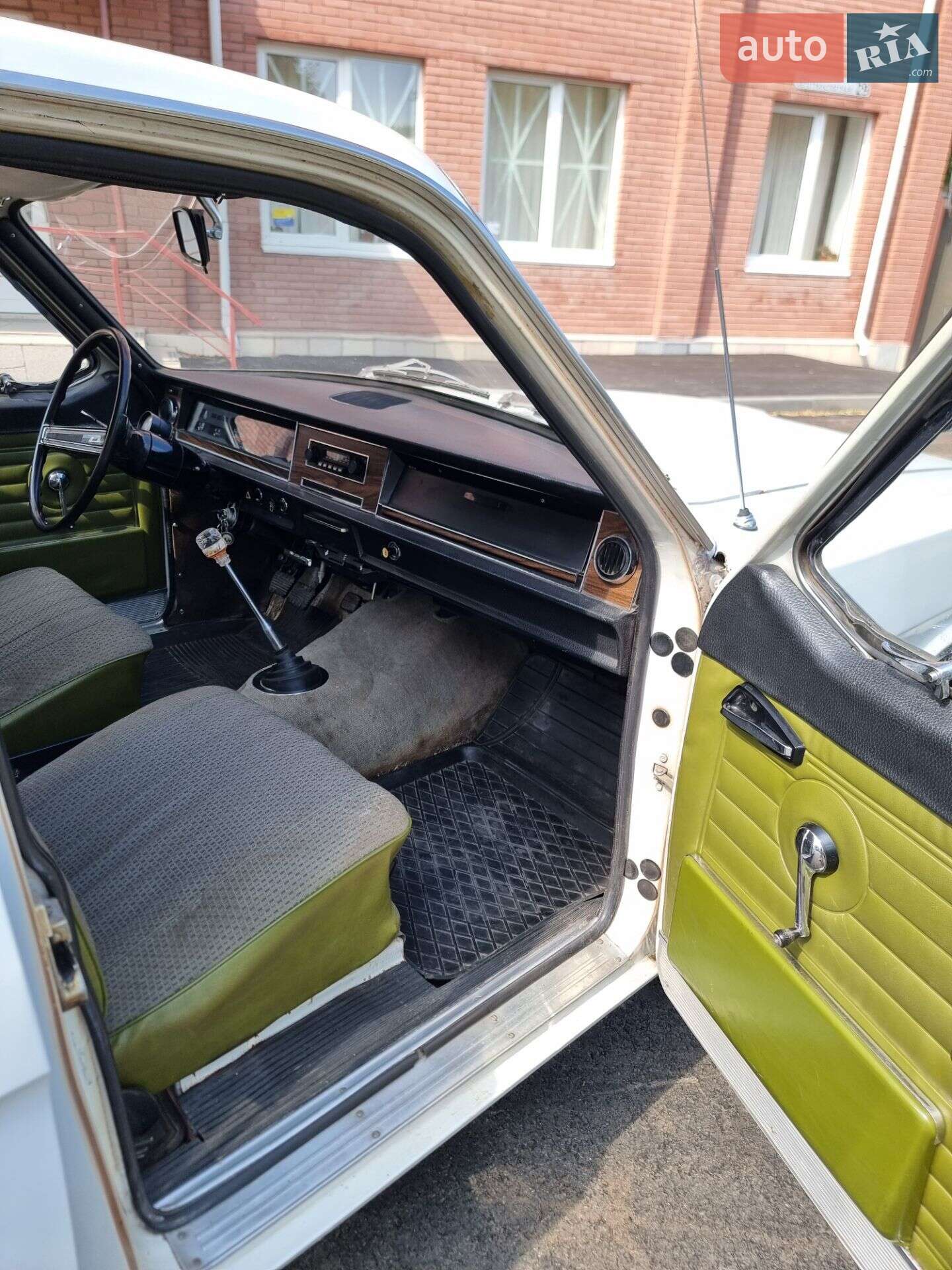 ГАЗ 24 Волга 1981 VIN XTH240000C0755173 фото оголошення 30 з 36