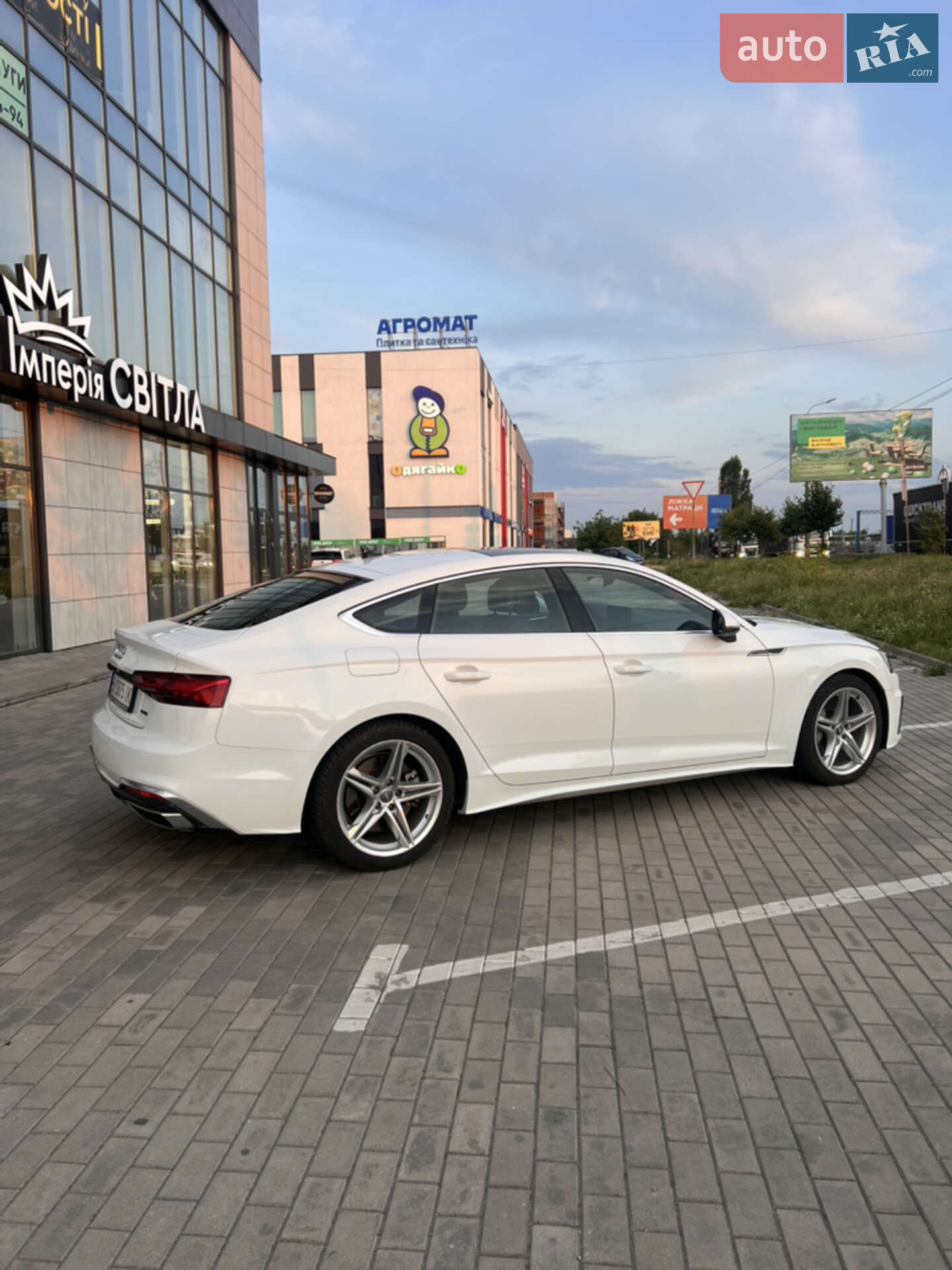 Audi A5 2020 VIN WAUDACF57MA018849 фото оголошення 16 з 21