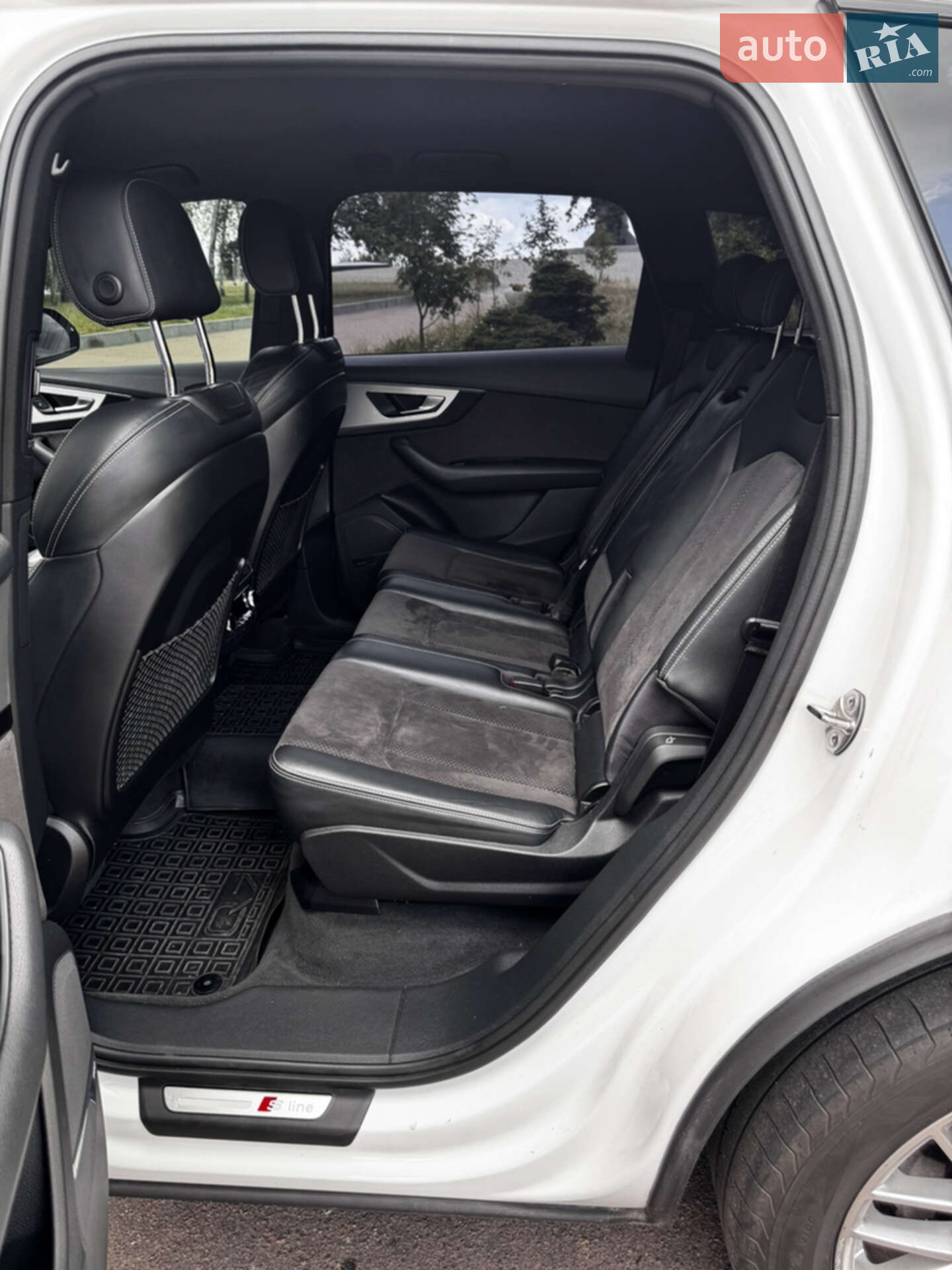 Audi Q7 2017 VIN WAUZZZ4M7HD040012 фото оголошення 12 з 27