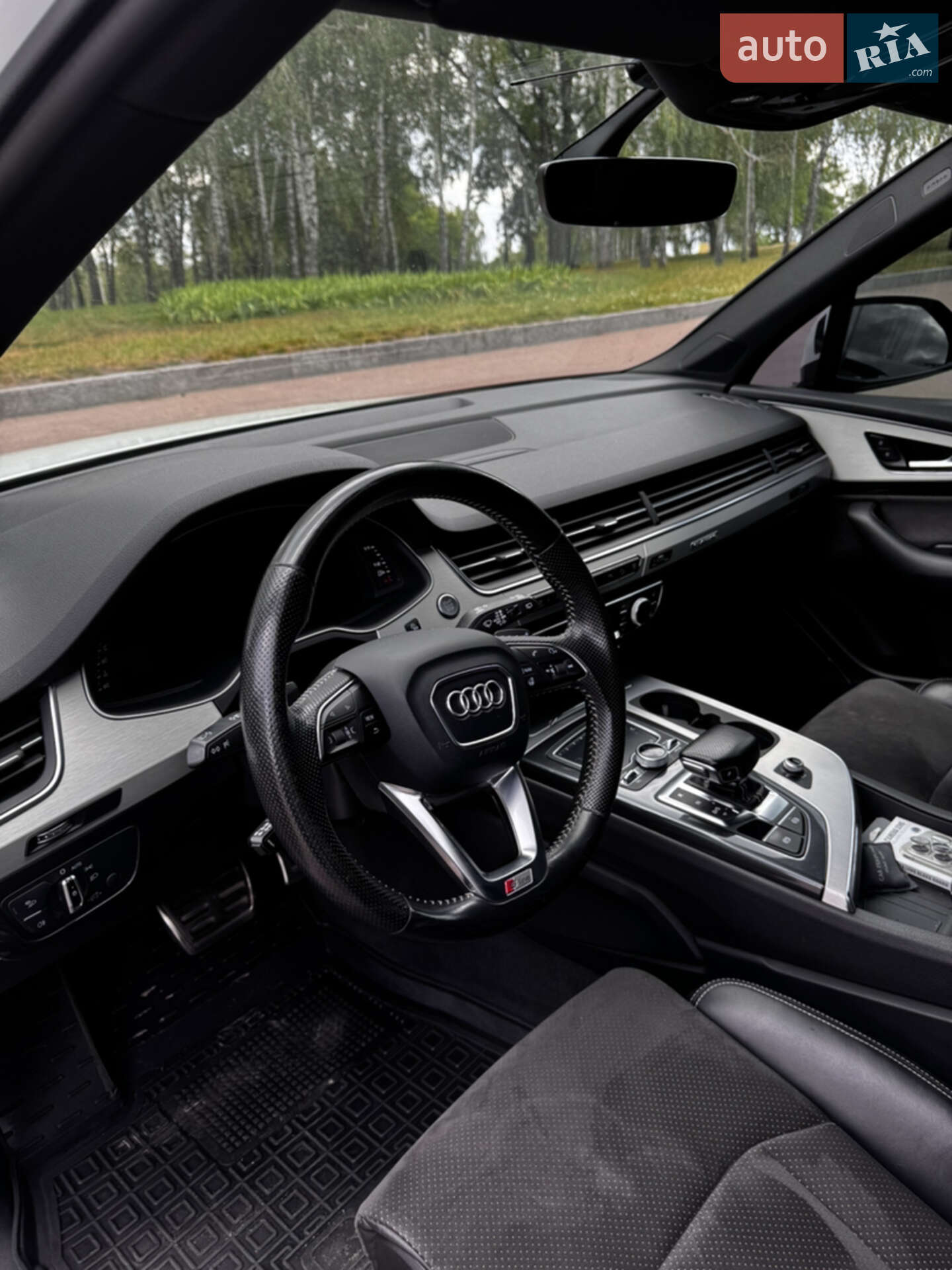 Audi Q7 2017 VIN WAUZZZ4M7HD040012 фото оголошення 10 з 27