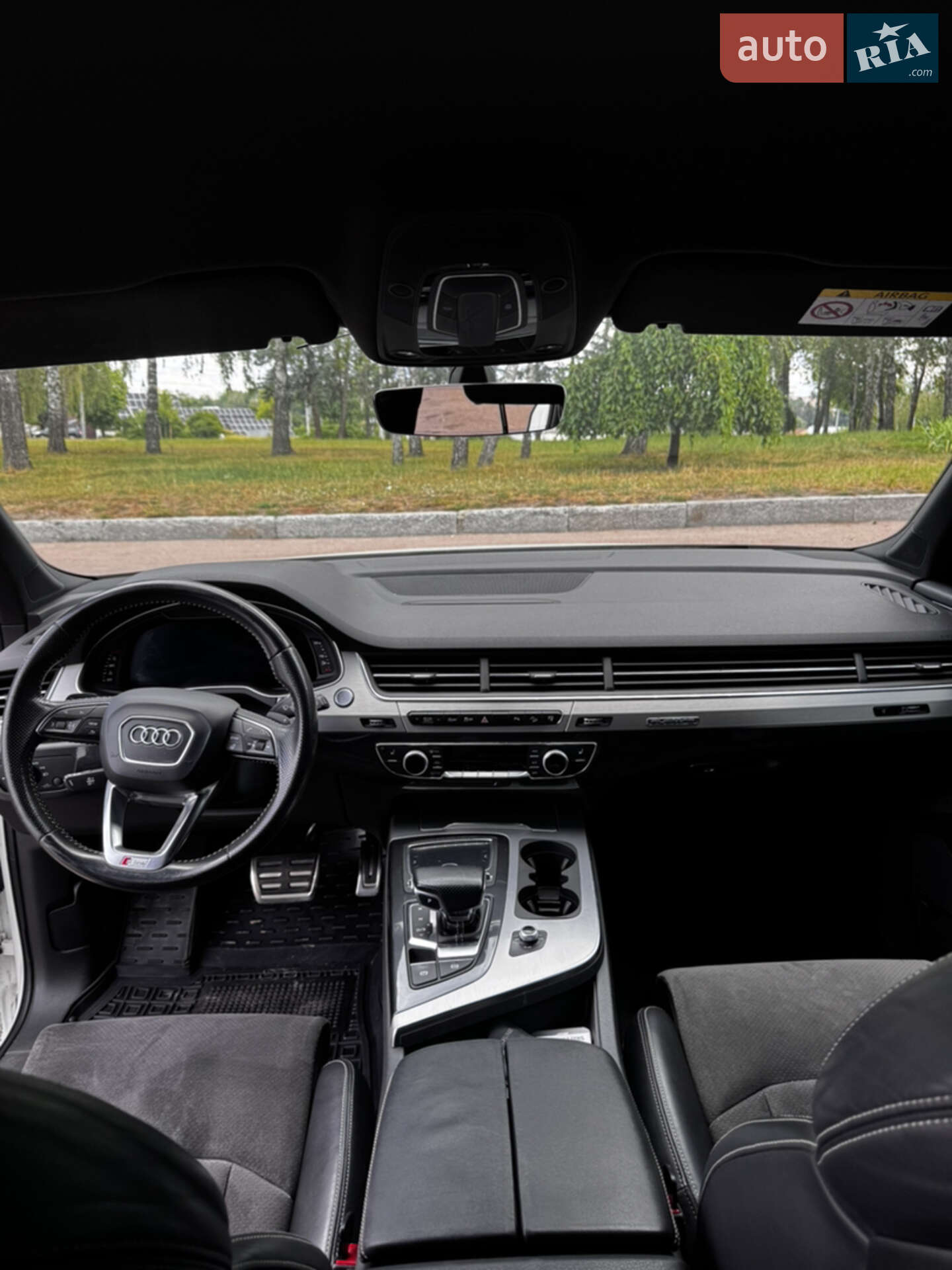Audi Q7 2017 VIN WAUZZZ4M7HD040012 фото оголошення 13 з 27