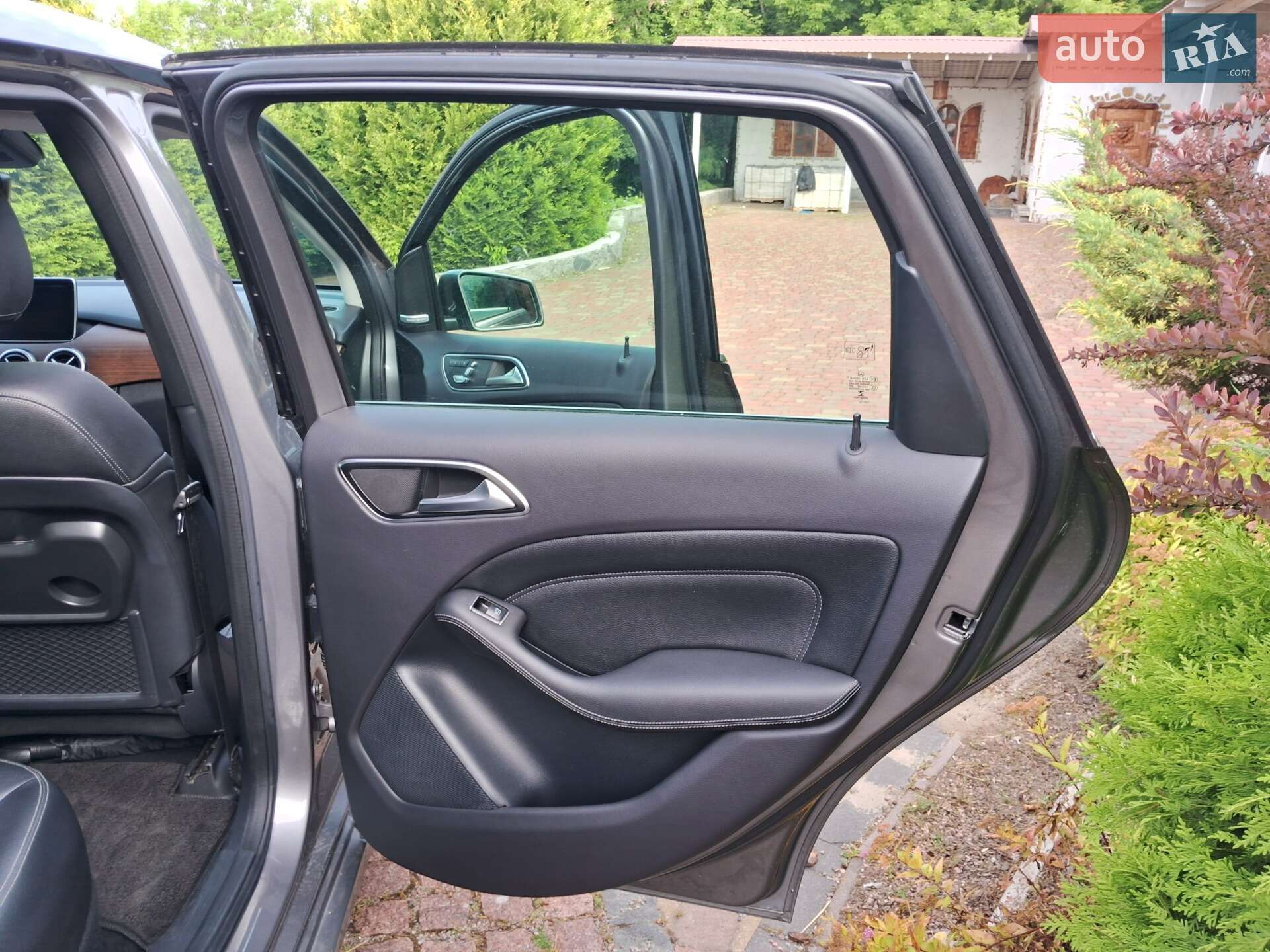 Mercedes-Benz B-Class 2015 VIN WDDVP9AB4FJ006544 фото оголошення 39 з 84