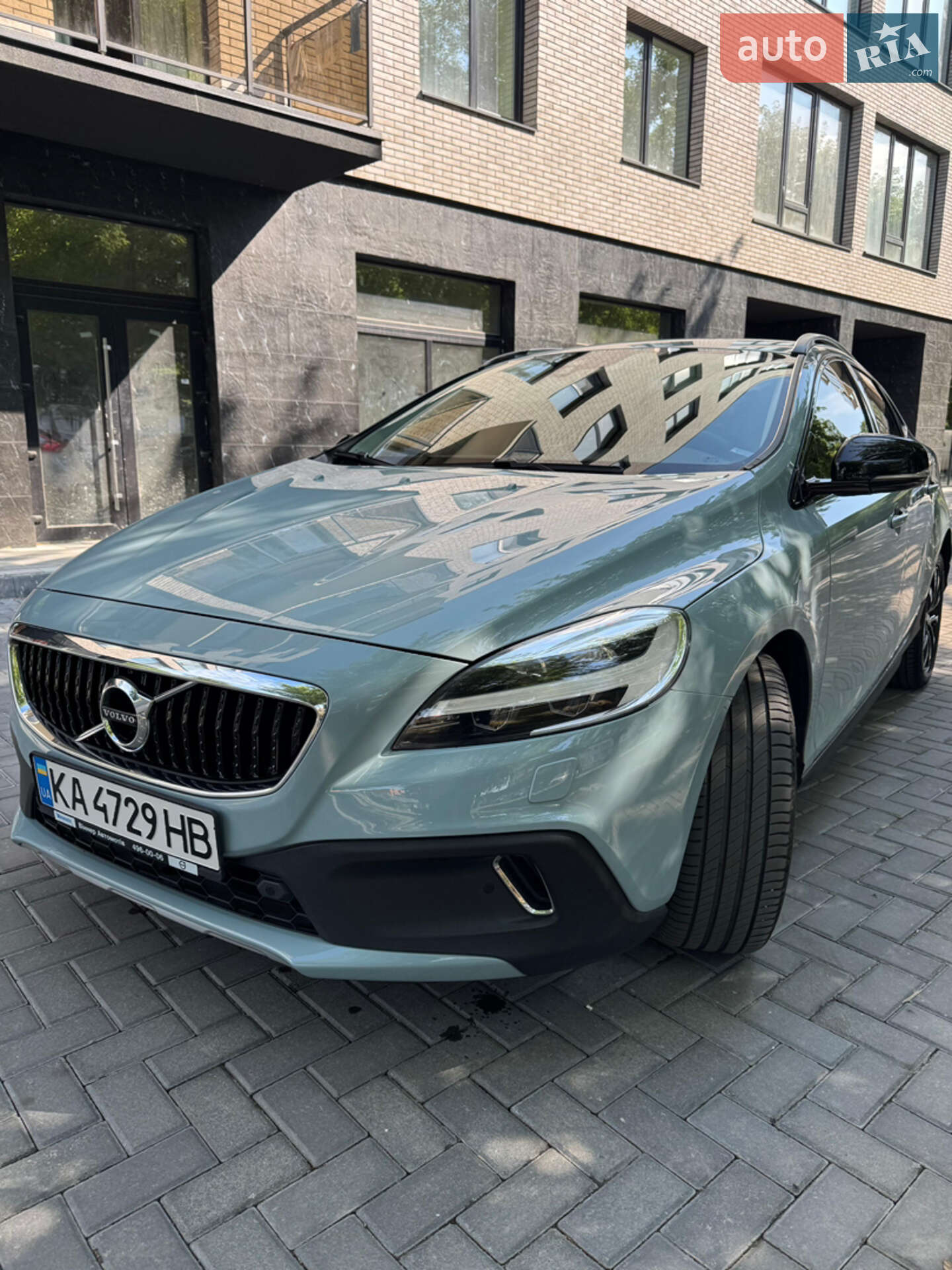 Volvo V40 Cross Country 2019 VIN YV1MZ32V0K2181555 фото оголошення 4 з 19