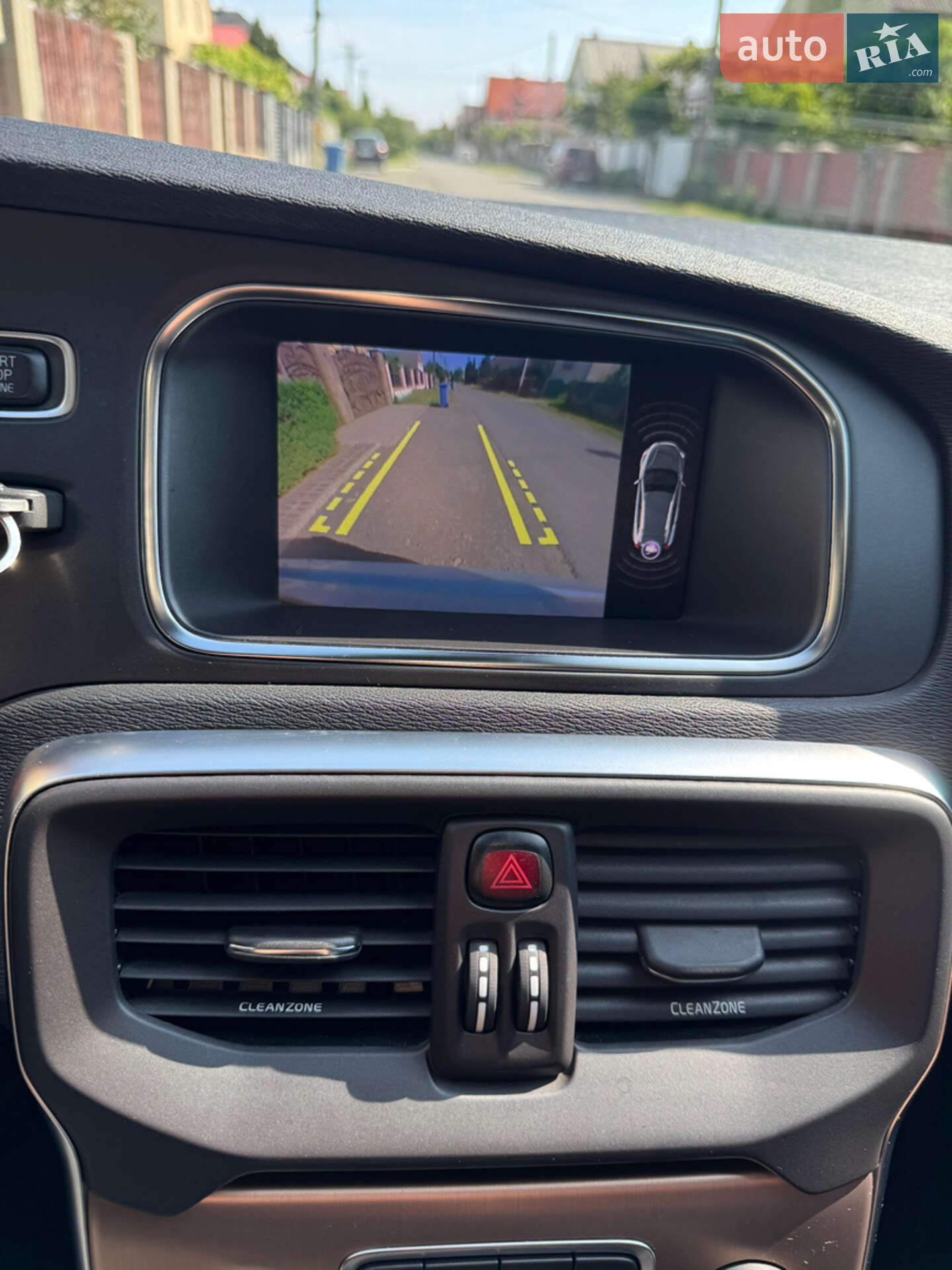 Volvo V40 Cross Country 2019 VIN YV1MZ32V0K2181555 фото оголошення 11 з 19