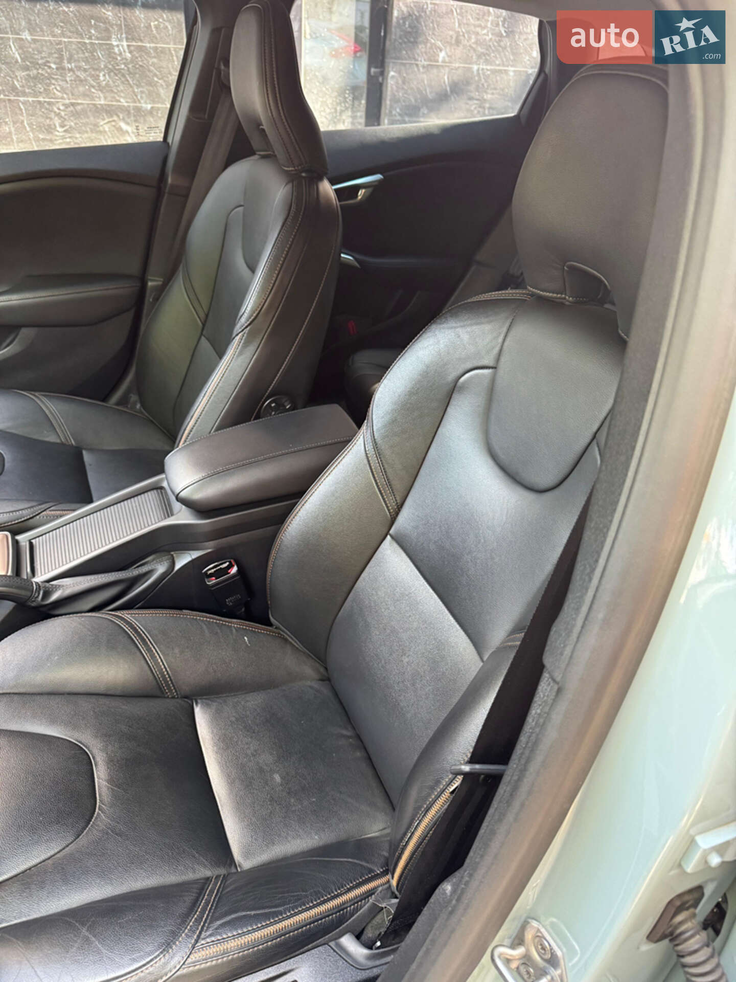 Volvo V40 Cross Country 2019 VIN YV1MZ32V0K2181555 фото оголошення 9 з 19