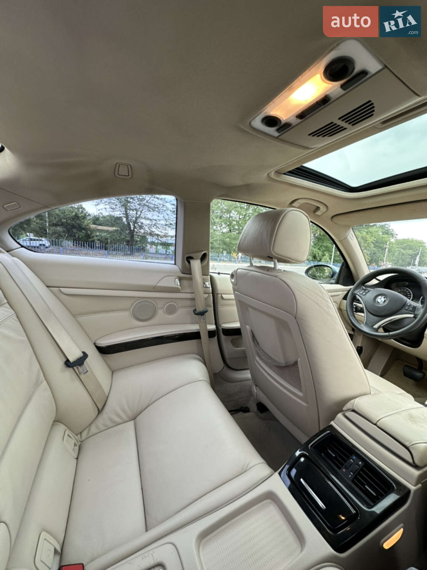 BMW 3 Series 2009 VIN WBAWA51000J009422 фото оголошення 11 з 14