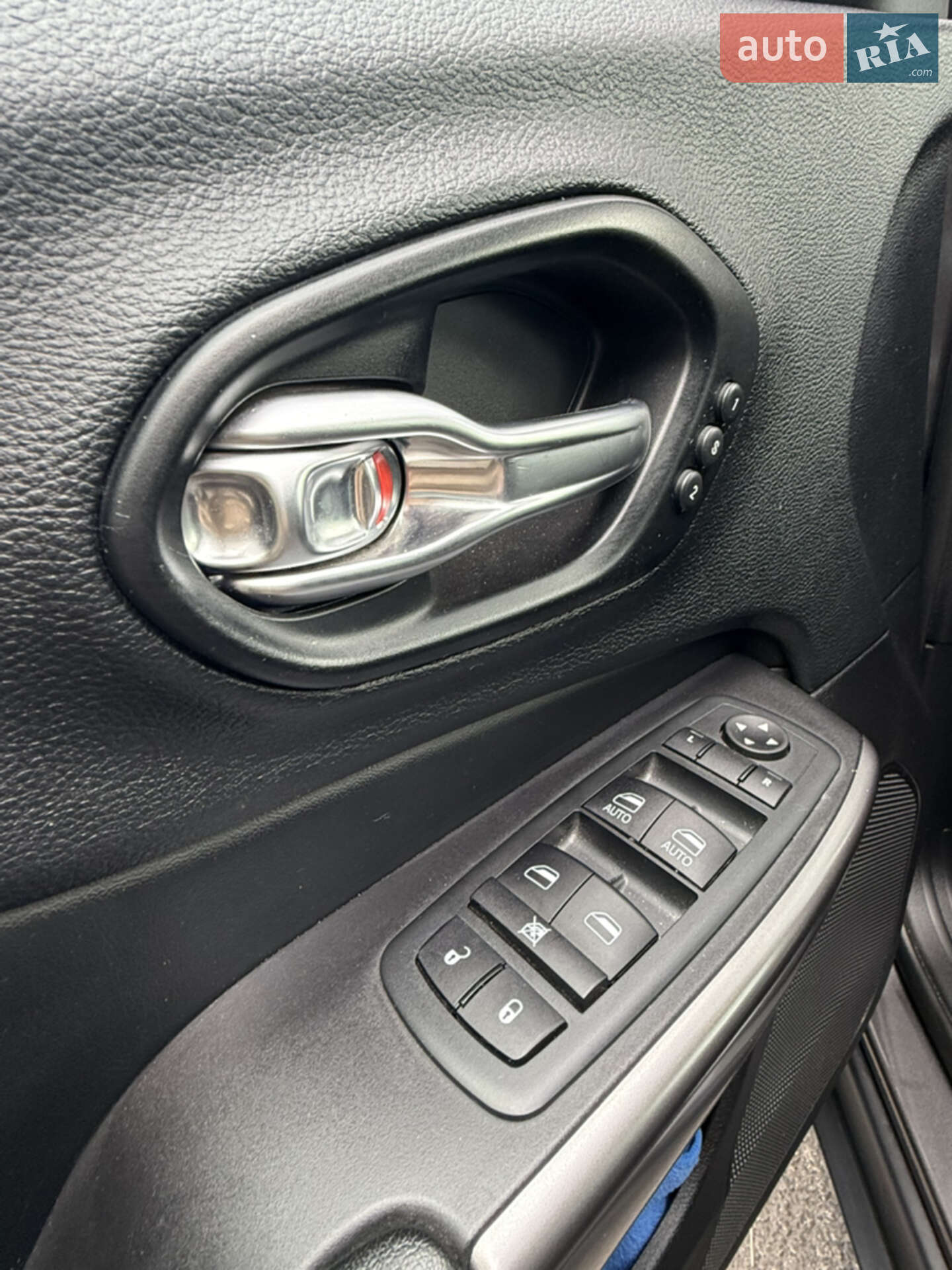 Jeep Cherokee 2020 VIN 1C4PJMDX0MD104898 фото оголошення 13 з 20