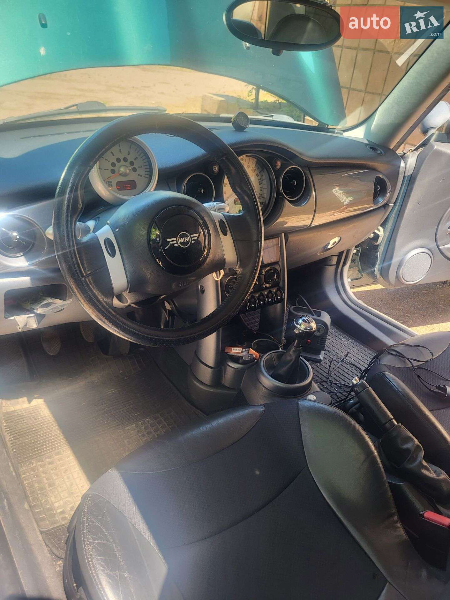 Mini Cooper 2004 VIN WMWRA31010TA66947 фото оголошення 5 з 20