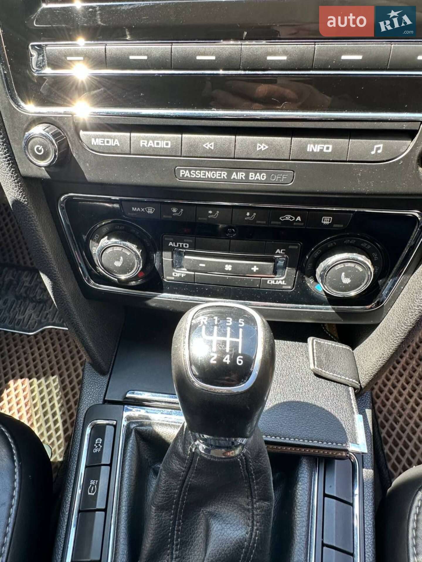Skoda Superb 2010 VIN TMBLF73TXB9019776 фото оголошення 12 з 28
