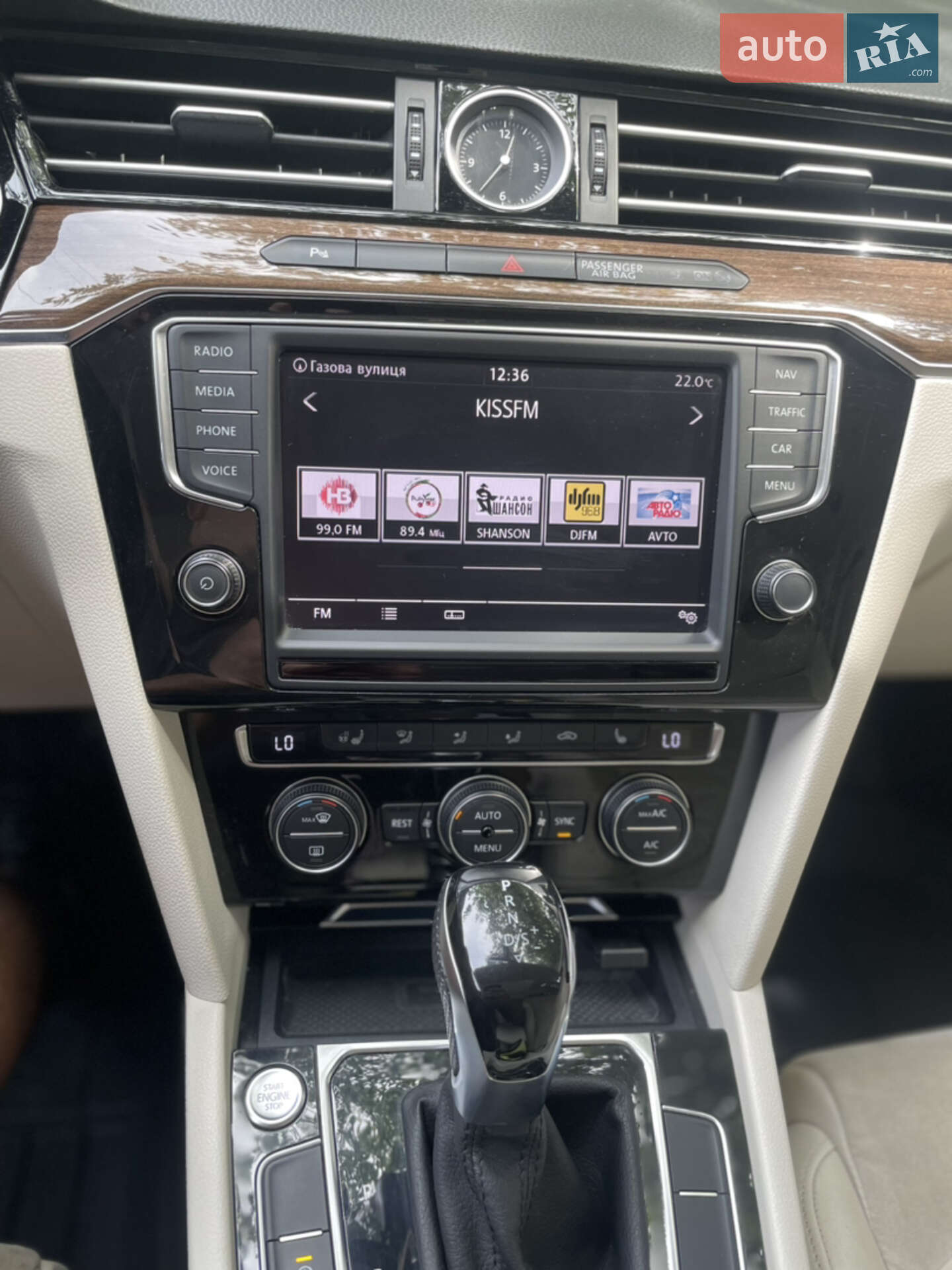 Volkswagen Passat 2015 VIN WVWZZZ3CZGP009050 фото оголошення 8 з 113