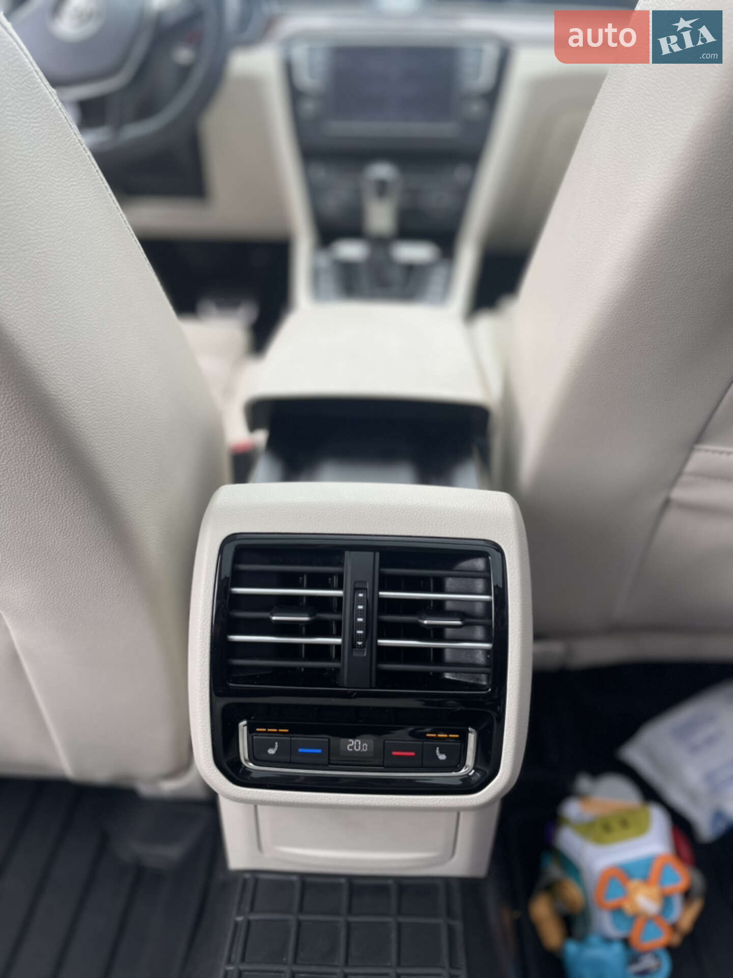 Volkswagen Passat 2015 VIN WVWZZZ3CZGP009050 фото оголошення 44 з 113