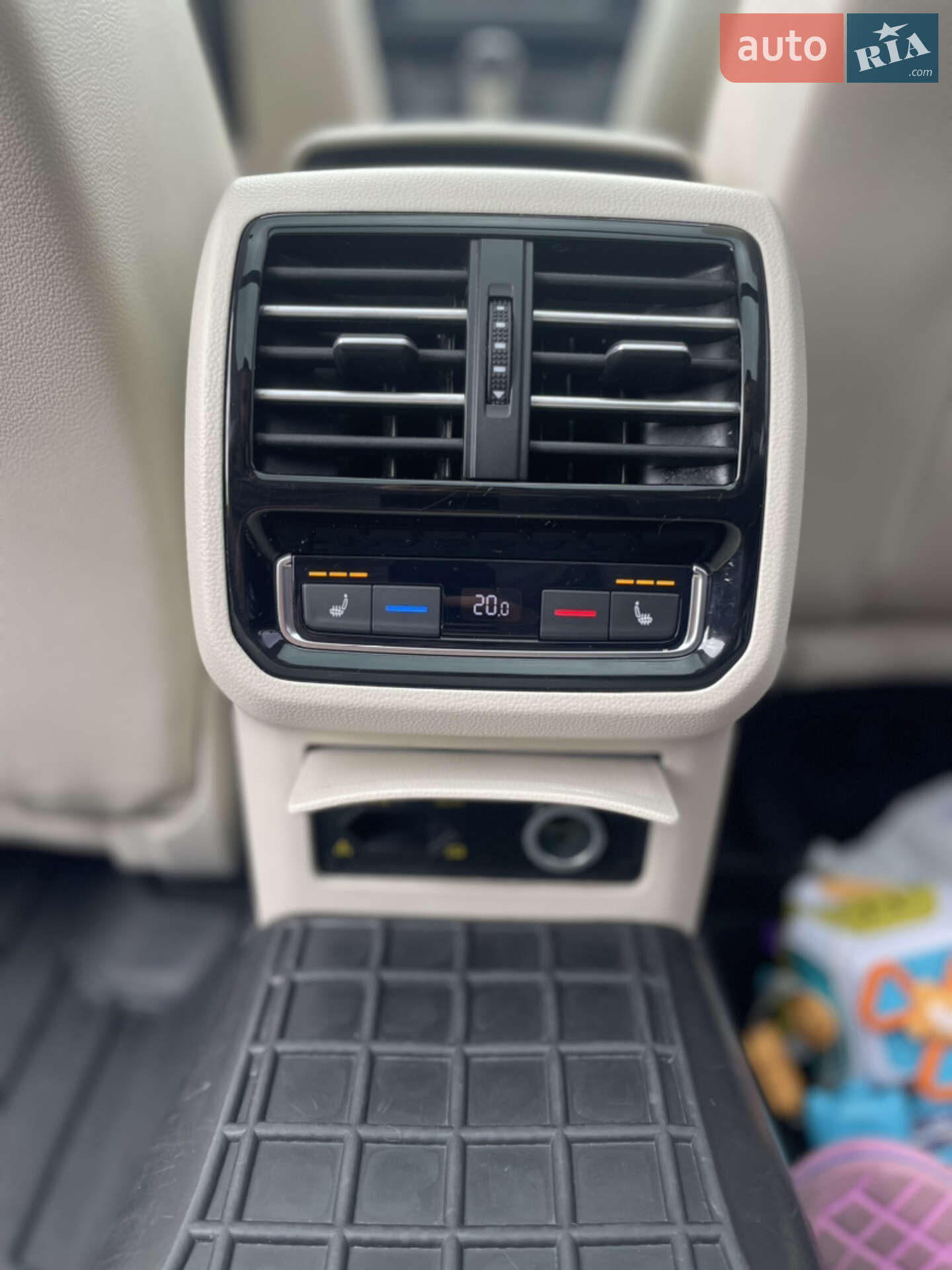 Volkswagen Passat 2015 VIN WVWZZZ3CZGP009050 фото оголошення 45 з 113