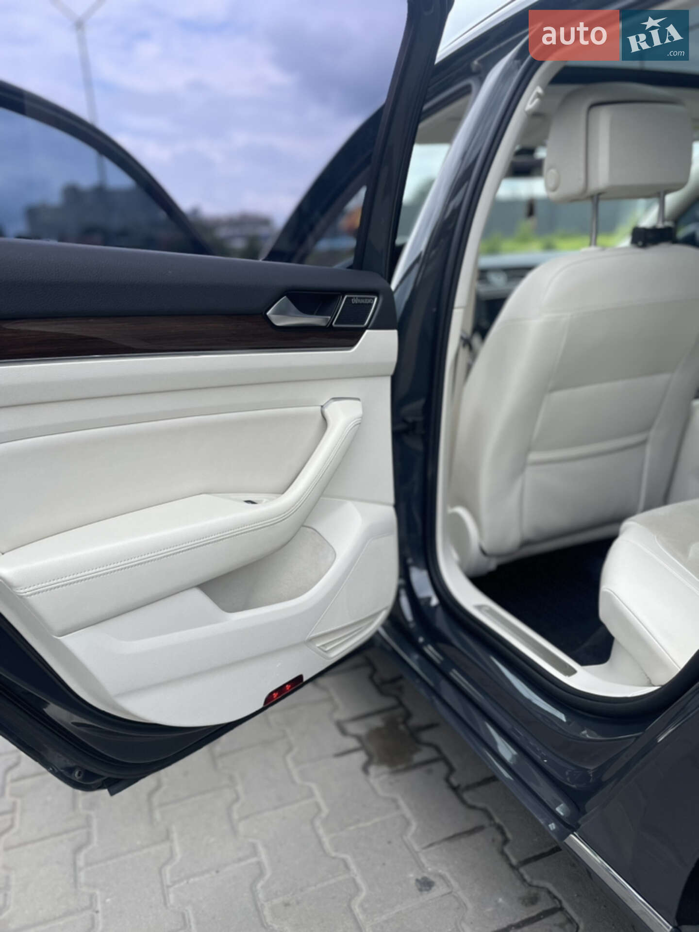Volkswagen Passat 2015 VIN WVWZZZ3CZGP009050 фото оголошення 46 з 113
