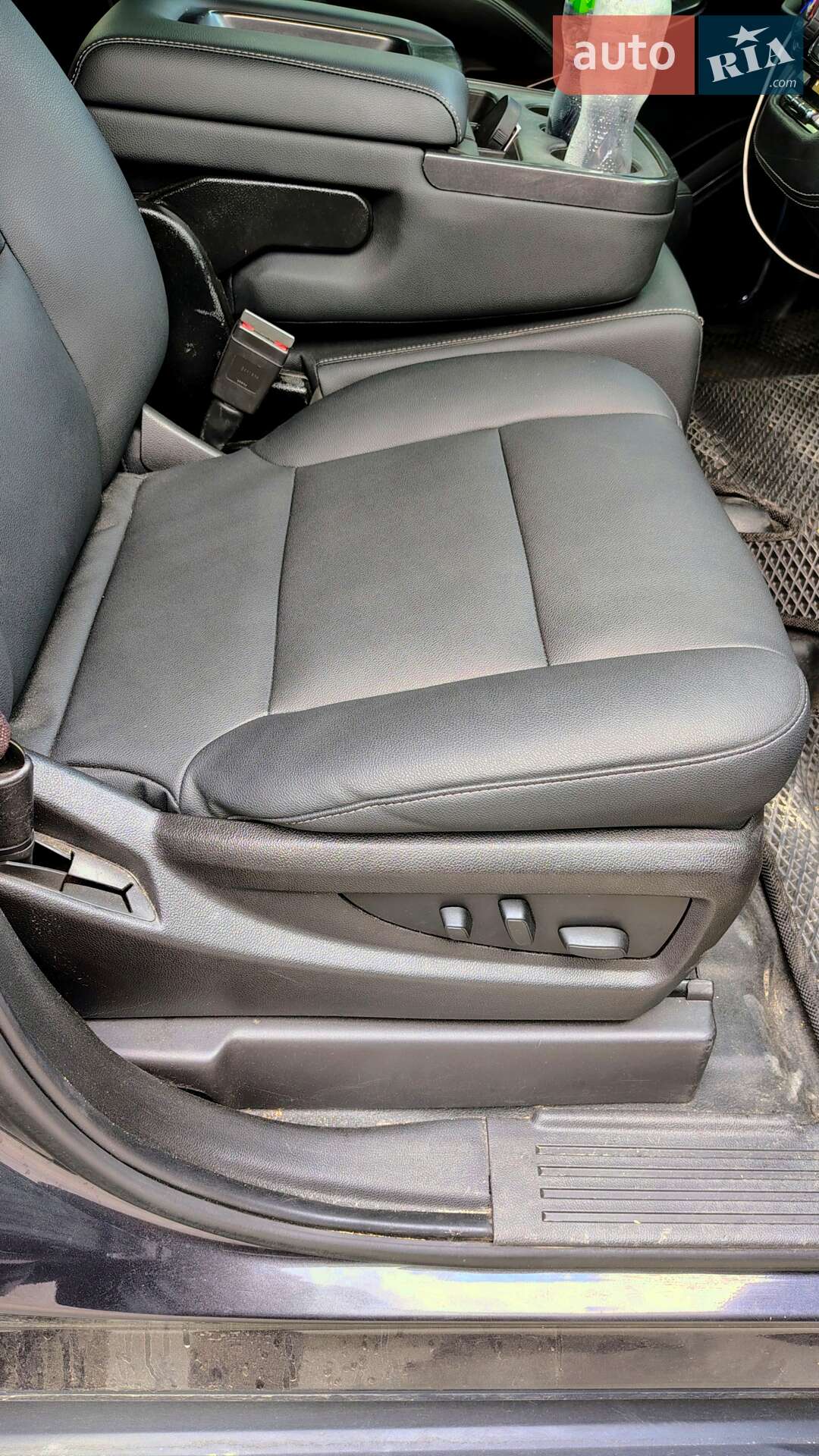 Chevrolet Tahoe 2016 VIN 1GNSKDEC8GR445855 фото оголошення 2 з 6