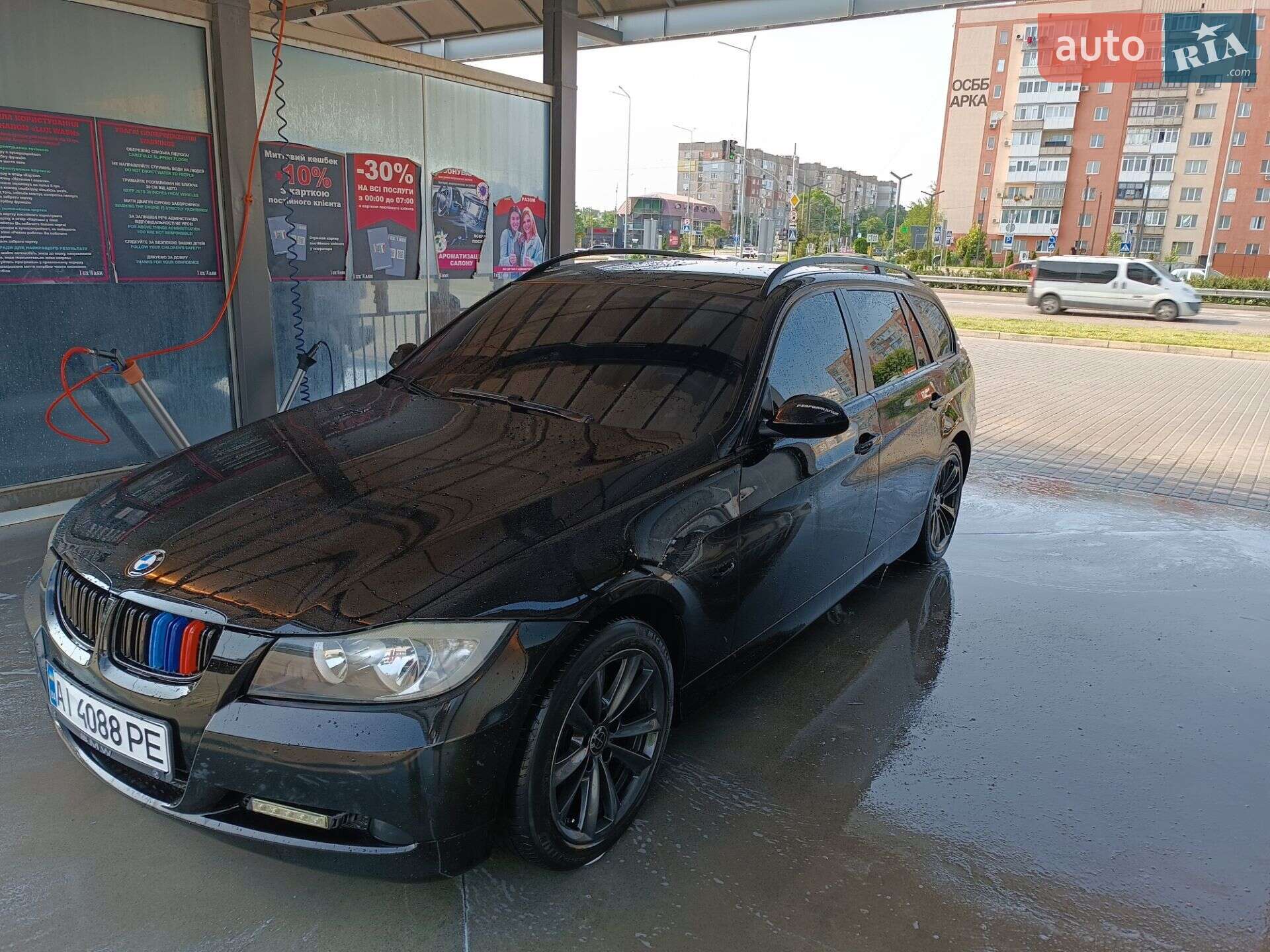 BMW 3 Series 2008 VIN WBAVR31010A363975 фото оголошення 2 з 36