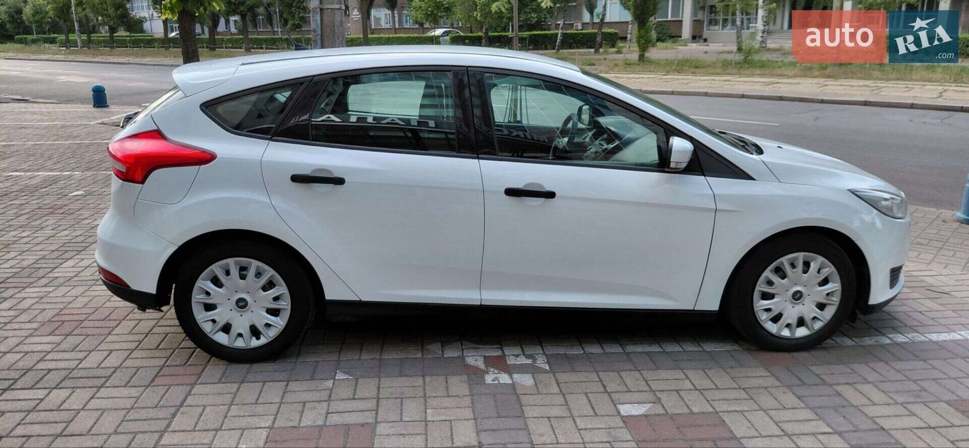 Ford Focus 2017 VIN WF0FCDKBXHLU40158 фото оголошення 4 з 12