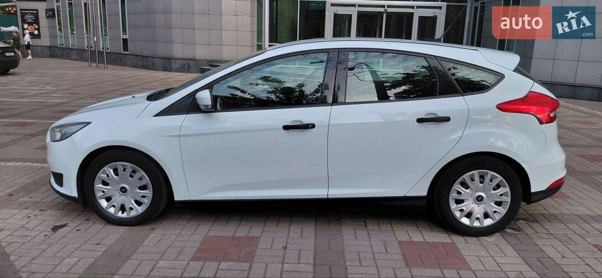 Ford Focus 2017 VIN WF0FCDKBXHLU40158 фото оголошення 5 з 12