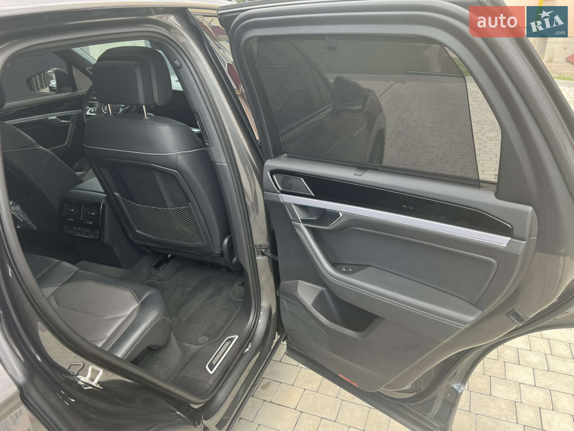 Volkswagen Touareg 2019 VIN WVGZZZCRZKD033753 фото оголошення 11 з 19