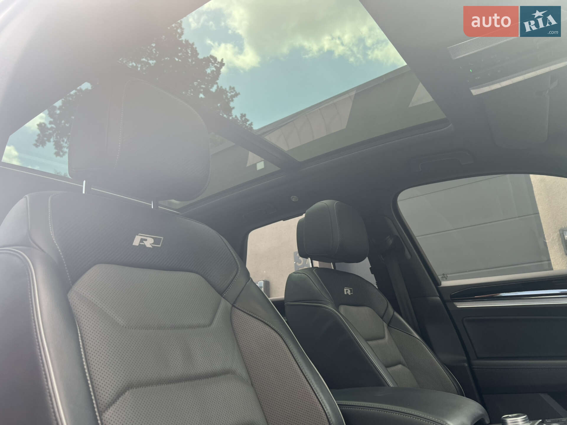 Volkswagen Touareg 2019 VIN WVGZZZCRZKD033753 фото оголошення 12 з 19