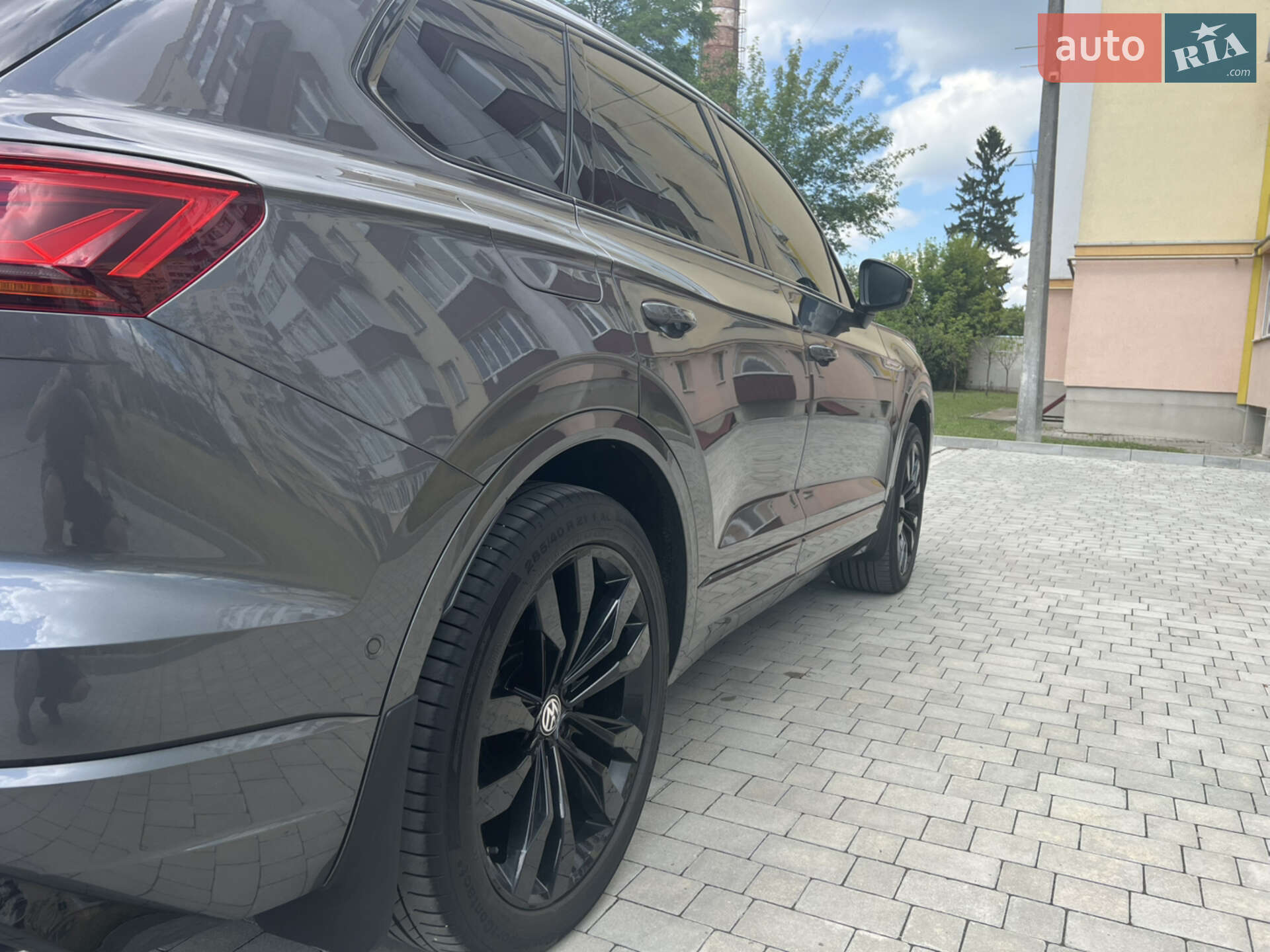 Volkswagen Touareg 2019 VIN WVGZZZCRZKD033753 фото оголошення 16 з 19