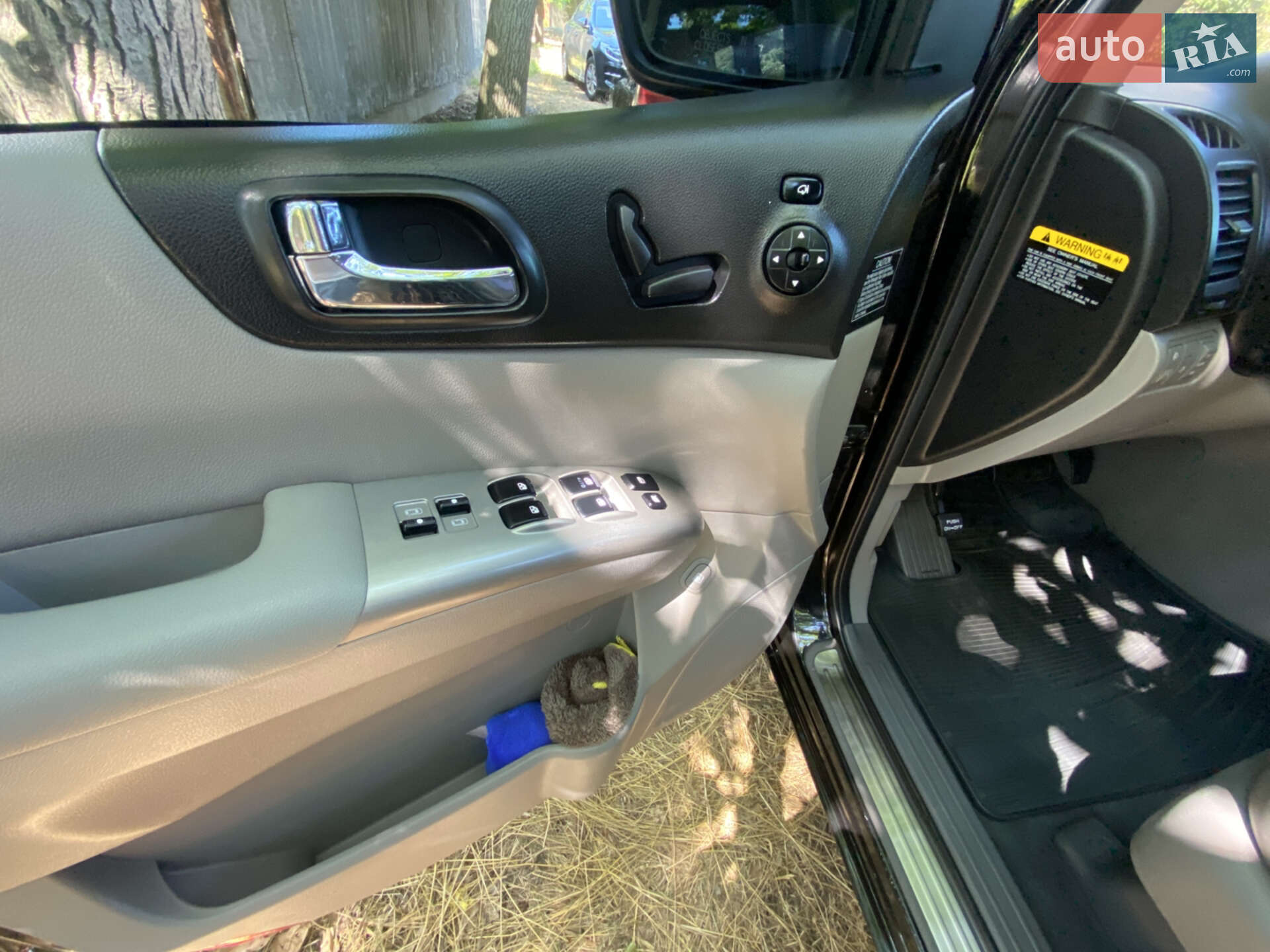 Kia Carnival 2011 VIN KNAMH816BB6418078 фото оголошення 4 з 16