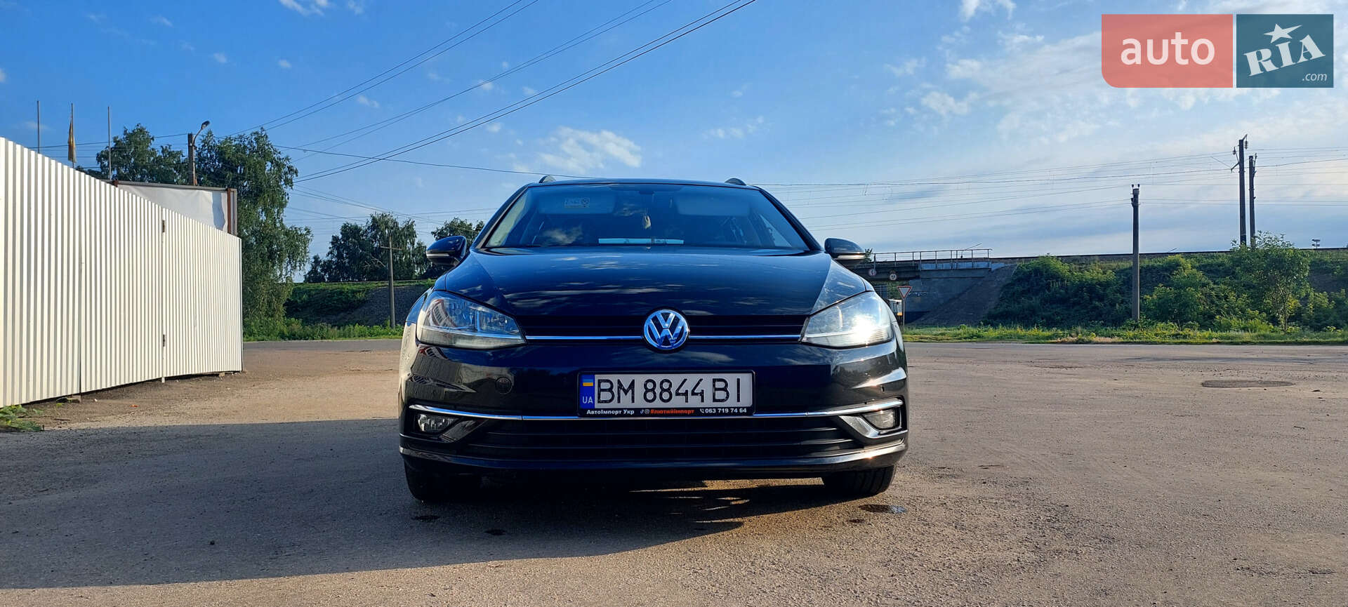 Volkswagen Golf 2017 VIN WVWZZZAUZJP557093 фото оголошення 3 з 40