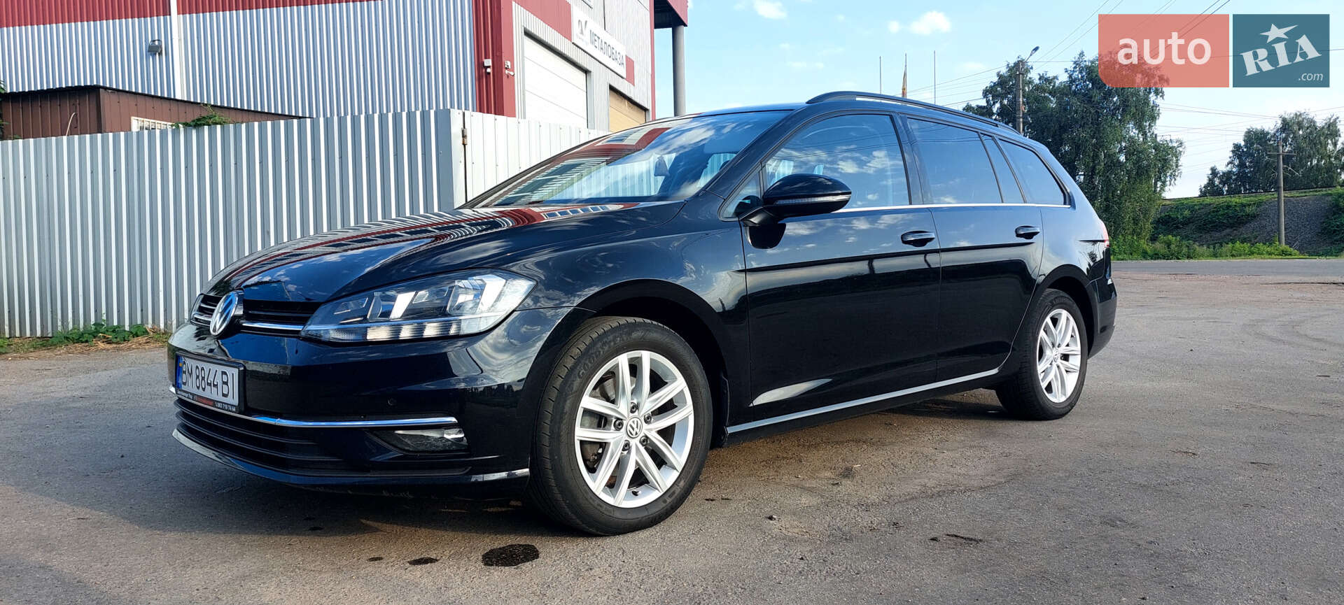 Volkswagen Golf 2017 VIN WVWZZZAUZJP557093 фото оголошення 4 з 40