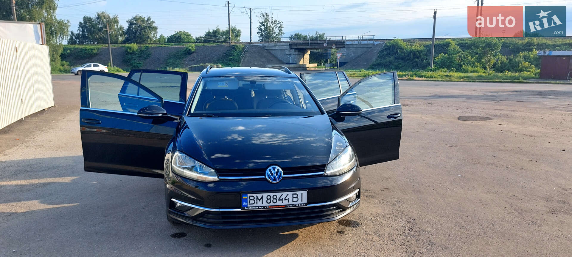 Volkswagen Golf 2017 VIN WVWZZZAUZJP557093 фото оголошення 10 з 40