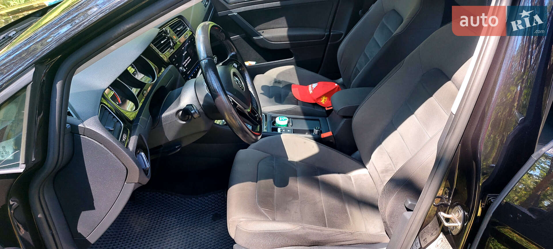 Volkswagen Golf 2017 VIN WVWZZZAUZJP557093 фото оголошення 25 з 40