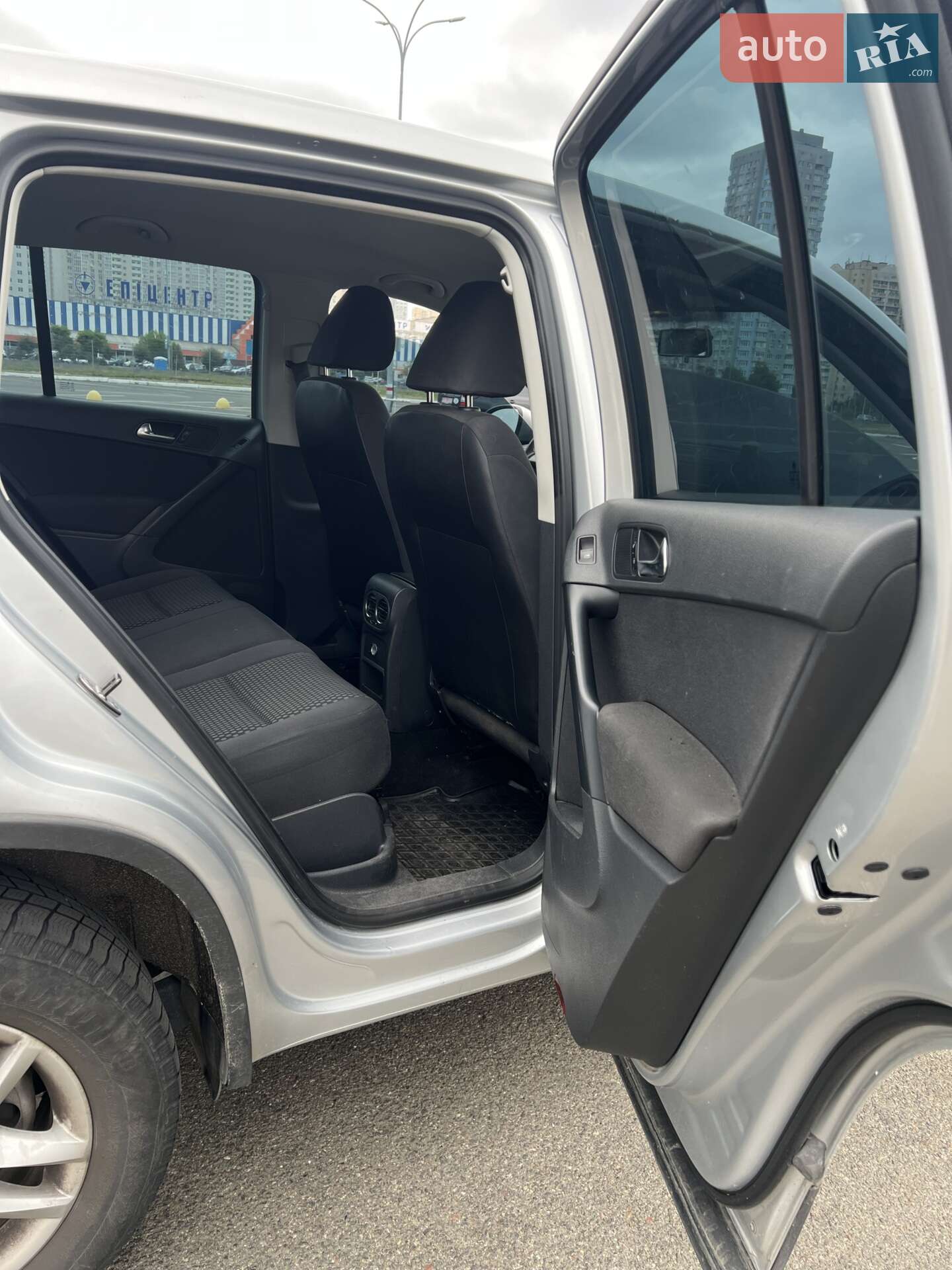 Volkswagen Tiguan 2010 VIN WVGBV7AX4BW511267 фото оголошення 3 з 14