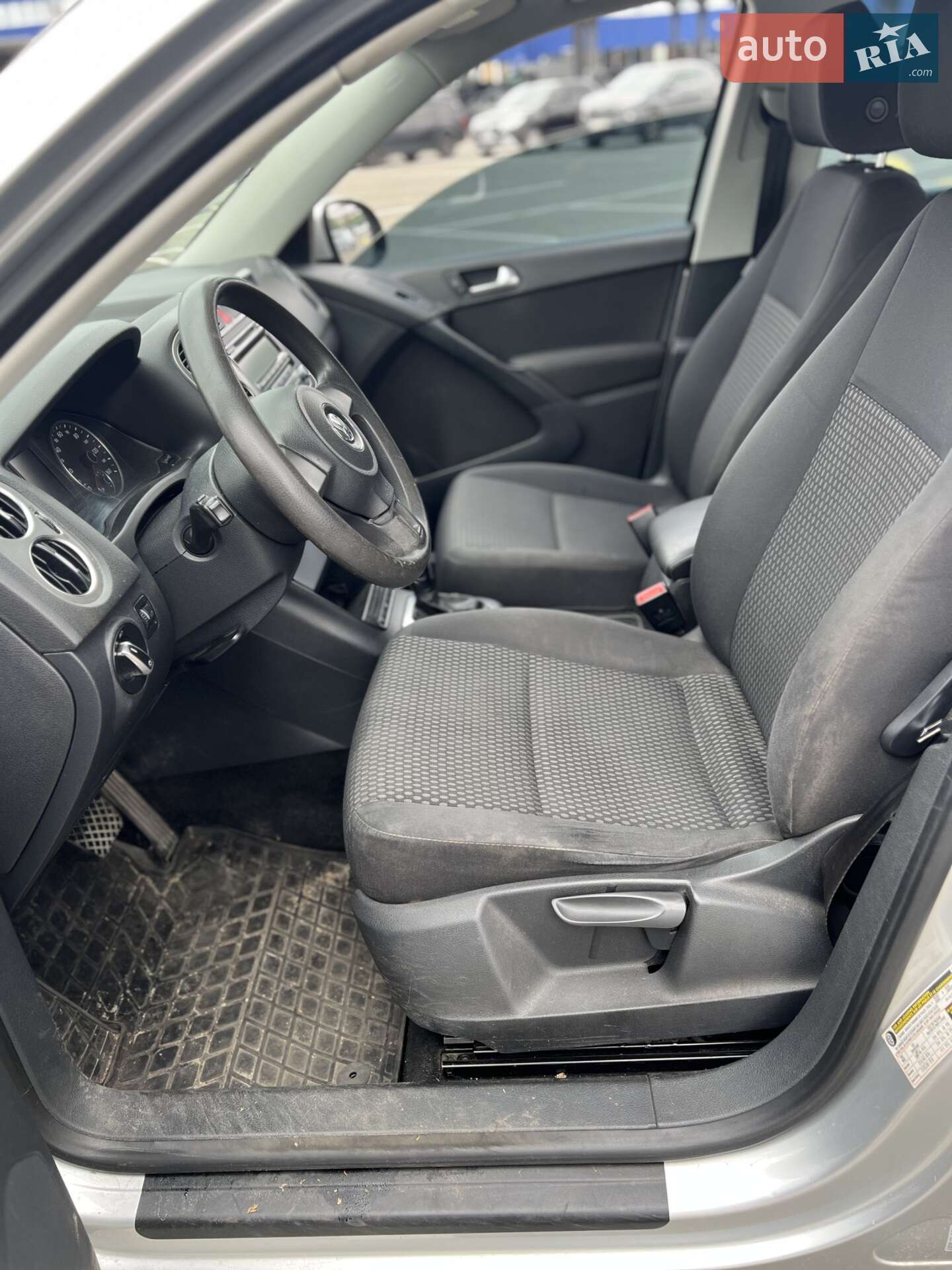 Volkswagen Tiguan 2010 VIN WVGBV7AX4BW511267 фото оголошення 8 з 14