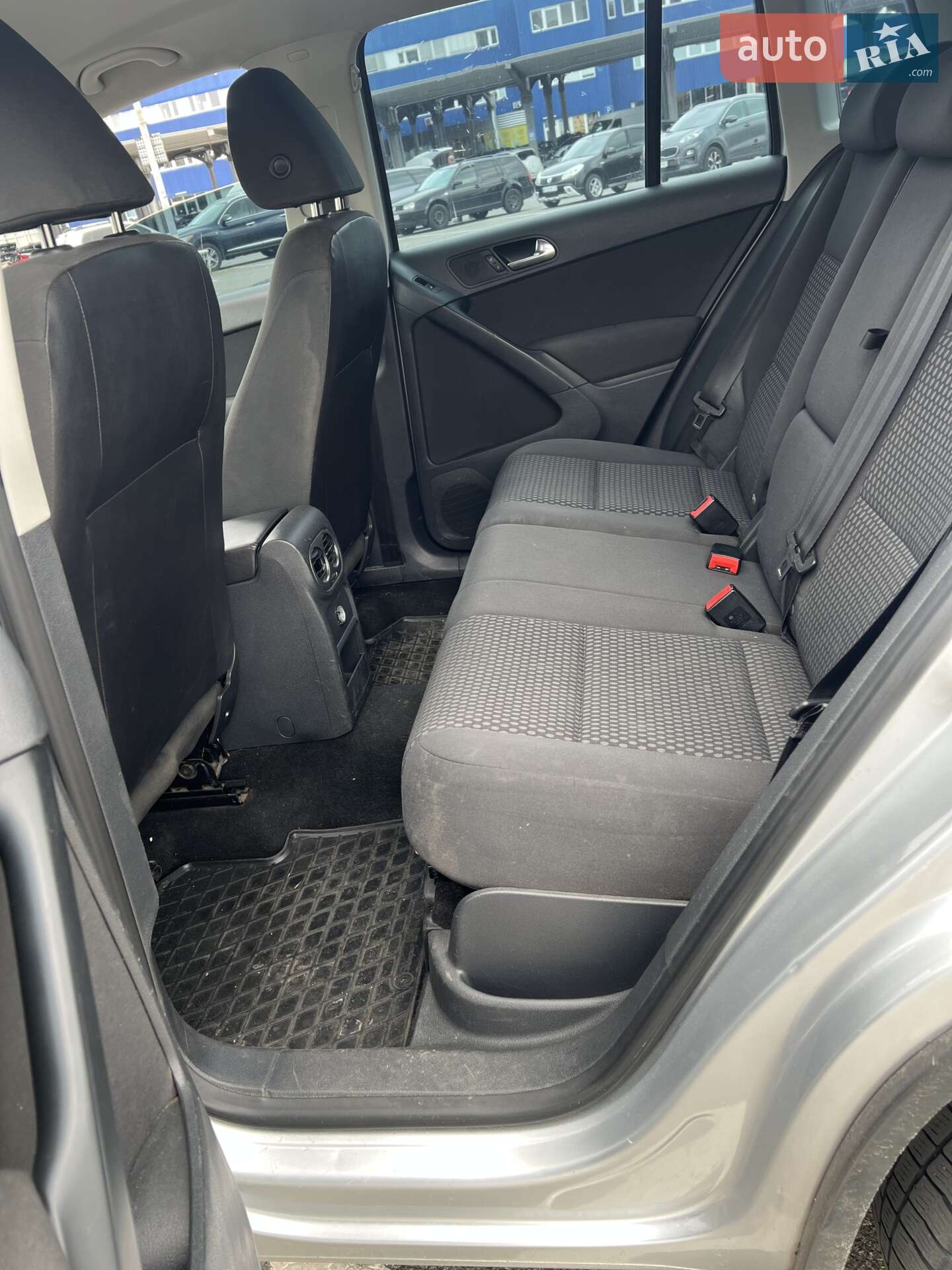 Volkswagen Tiguan 2010 VIN WVGBV7AX4BW511267 фото оголошення 9 з 14