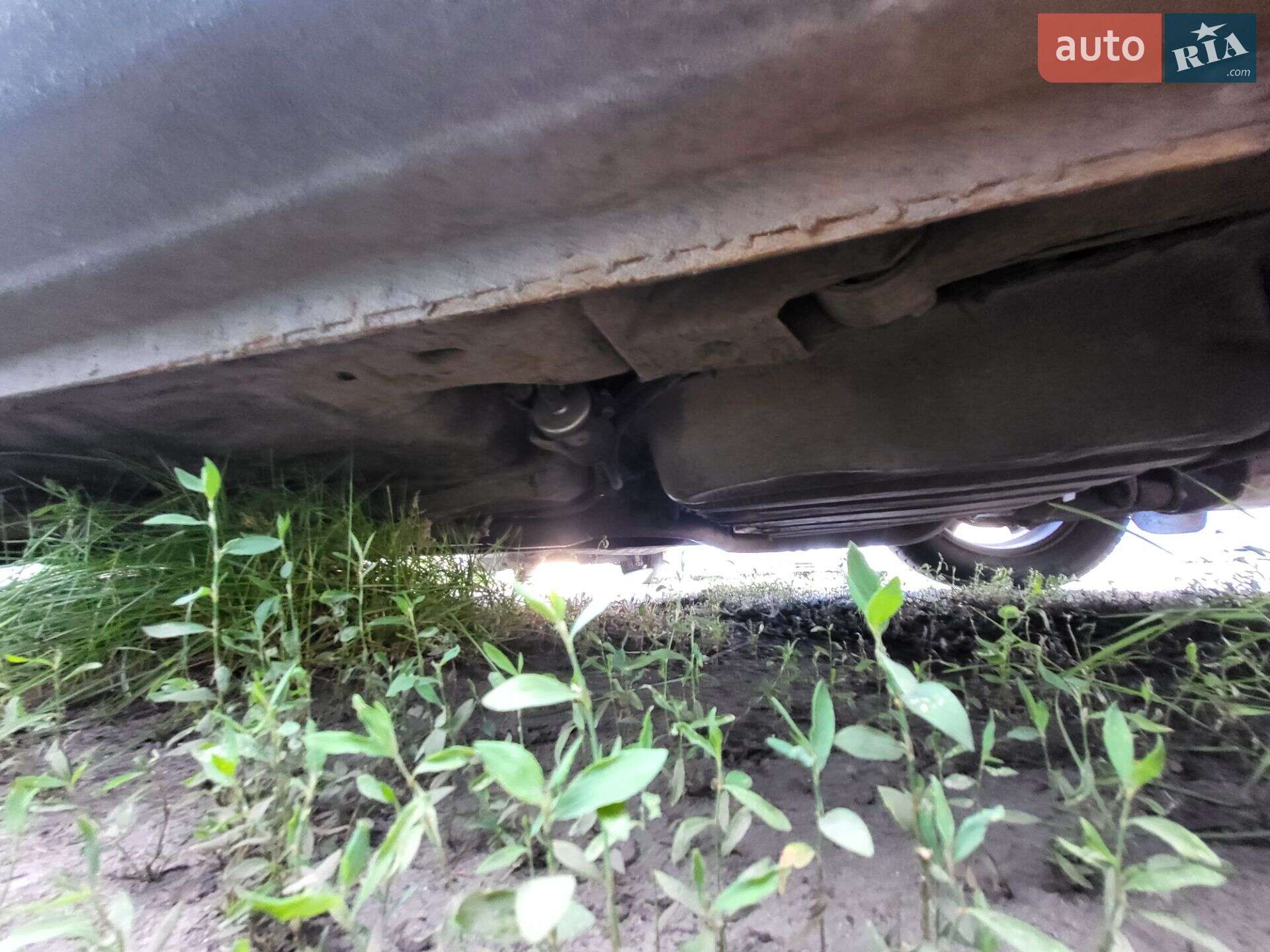 Hyundai Sonata 1998 VIN KMHCF31FPWU920396 фото оголошення 9 з 16