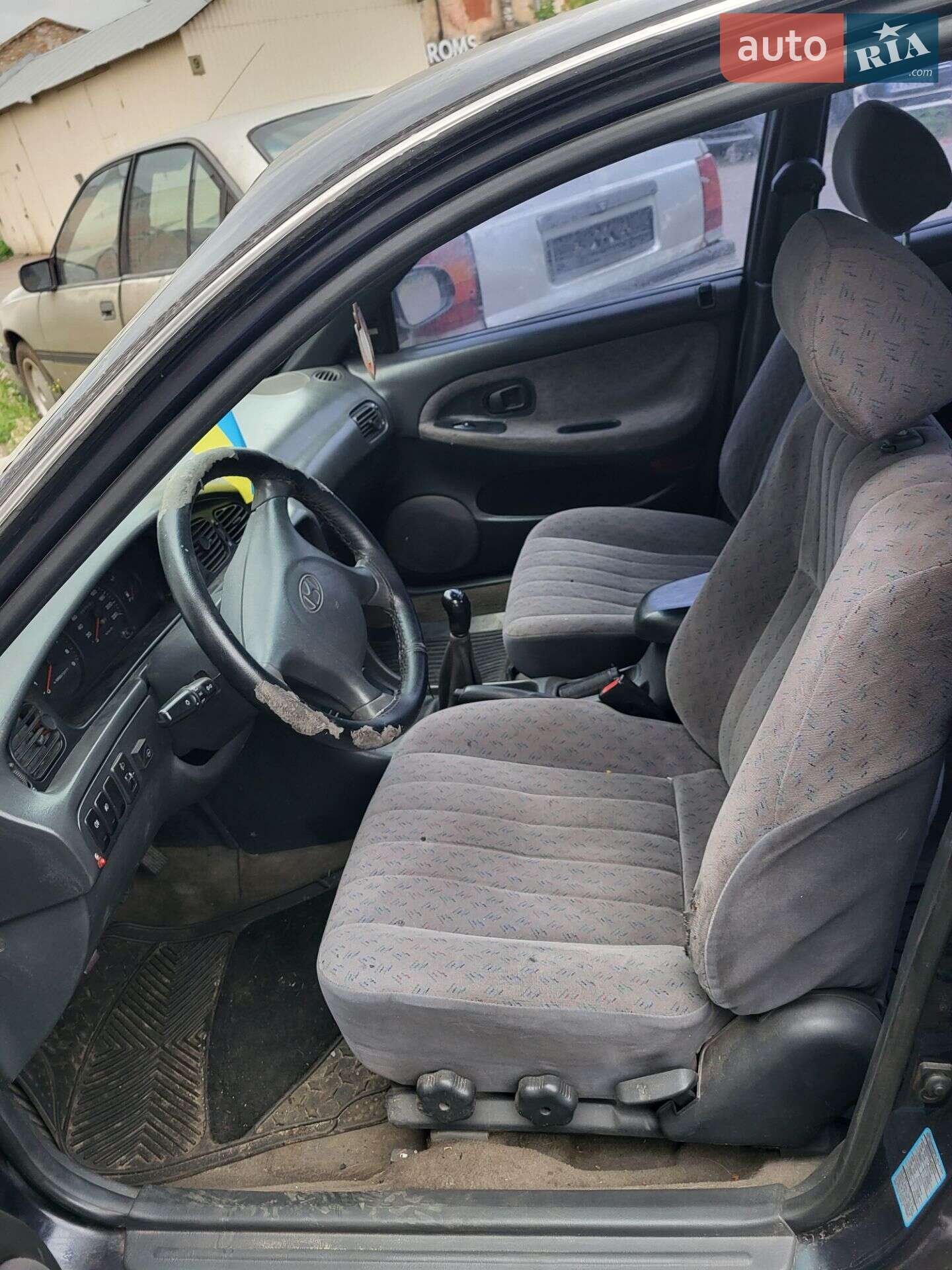 Hyundai Sonata 1998 VIN KMHCF31FPWU920396 фото оголошення 10 з 16