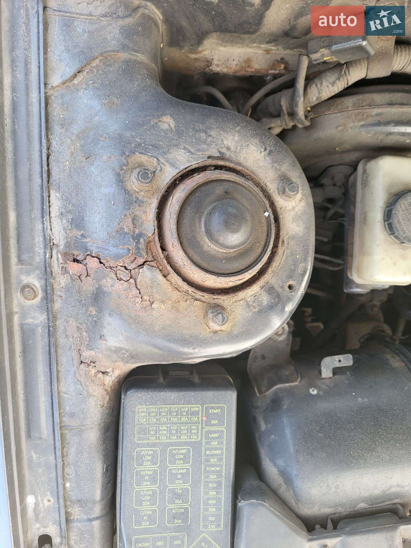 Hyundai Sonata 1998 VIN KMHCF31FPWU920396 фото оголошення 15 з 16