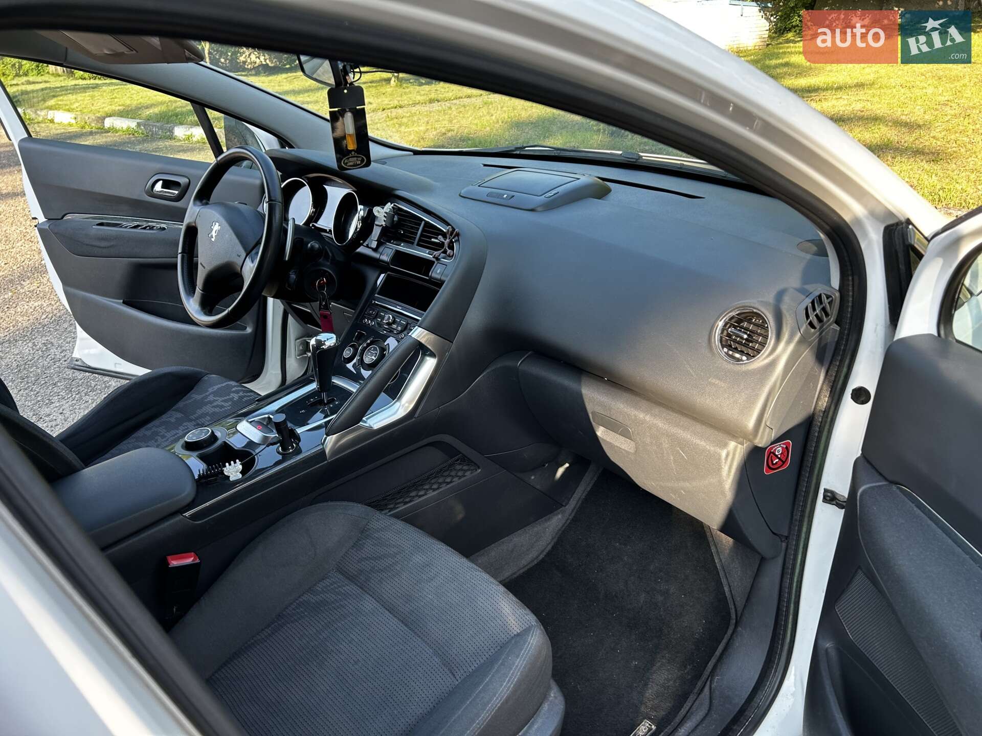 Peugeot 3008 2011 VIN VF30U9HR8BS345170 фото оголошення 8 з 16
